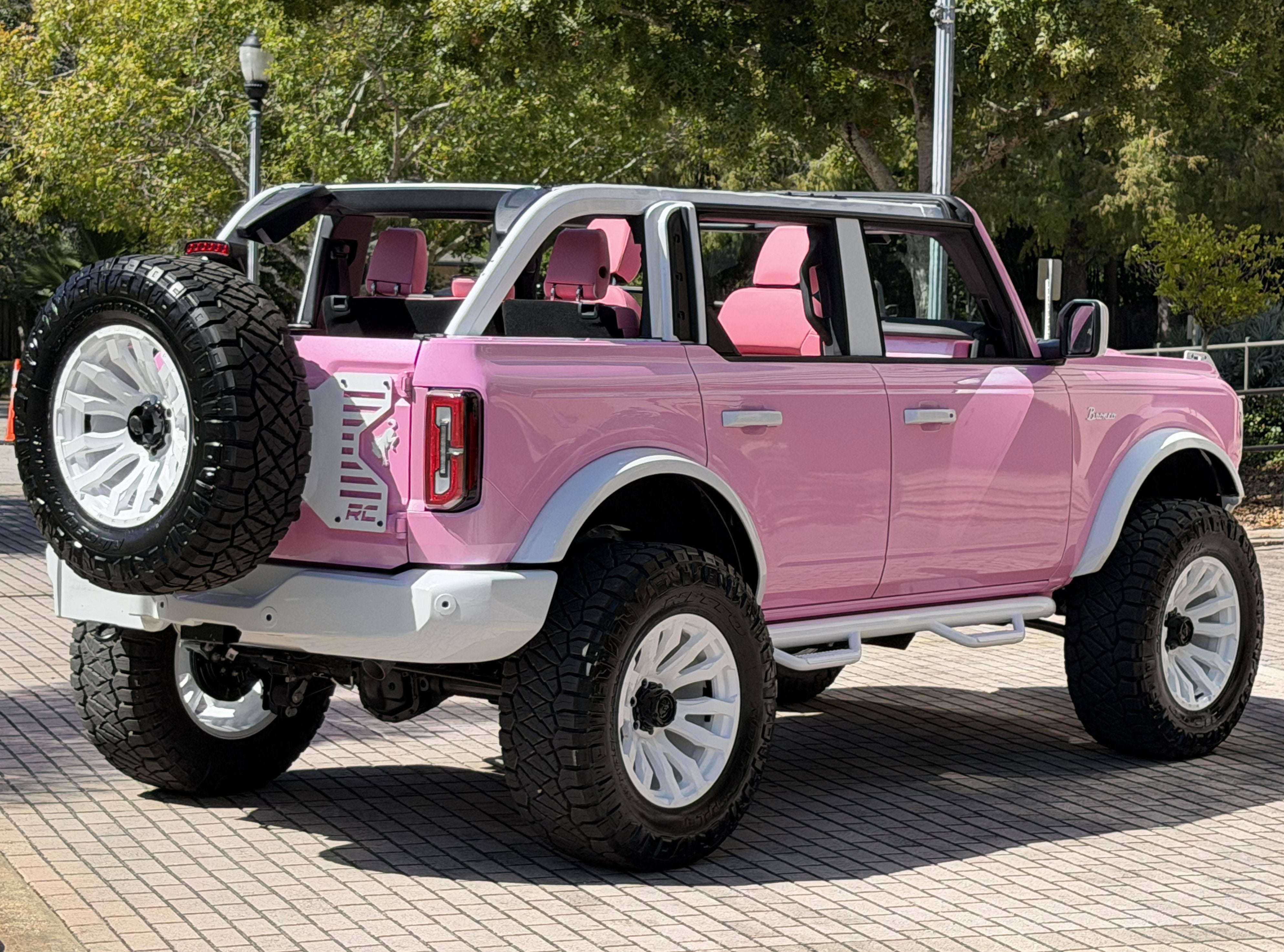 2025 Ford Bronco Pearl Pink Outer Banks Retro Hard Top Custom Lifted