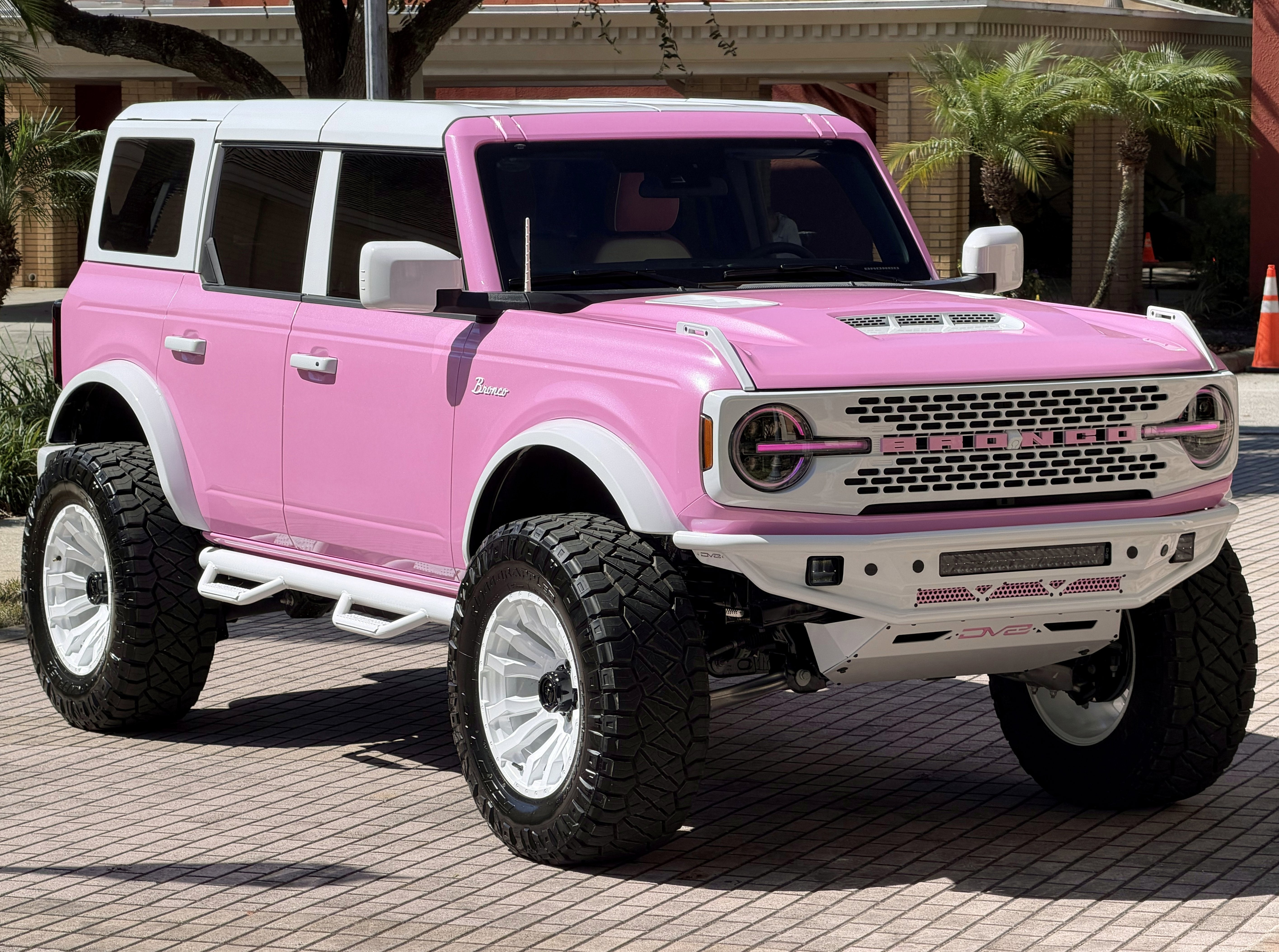 2025 Ford Bronco Pearl Pink Outer Banks Retro Hard Top Custom Lifted