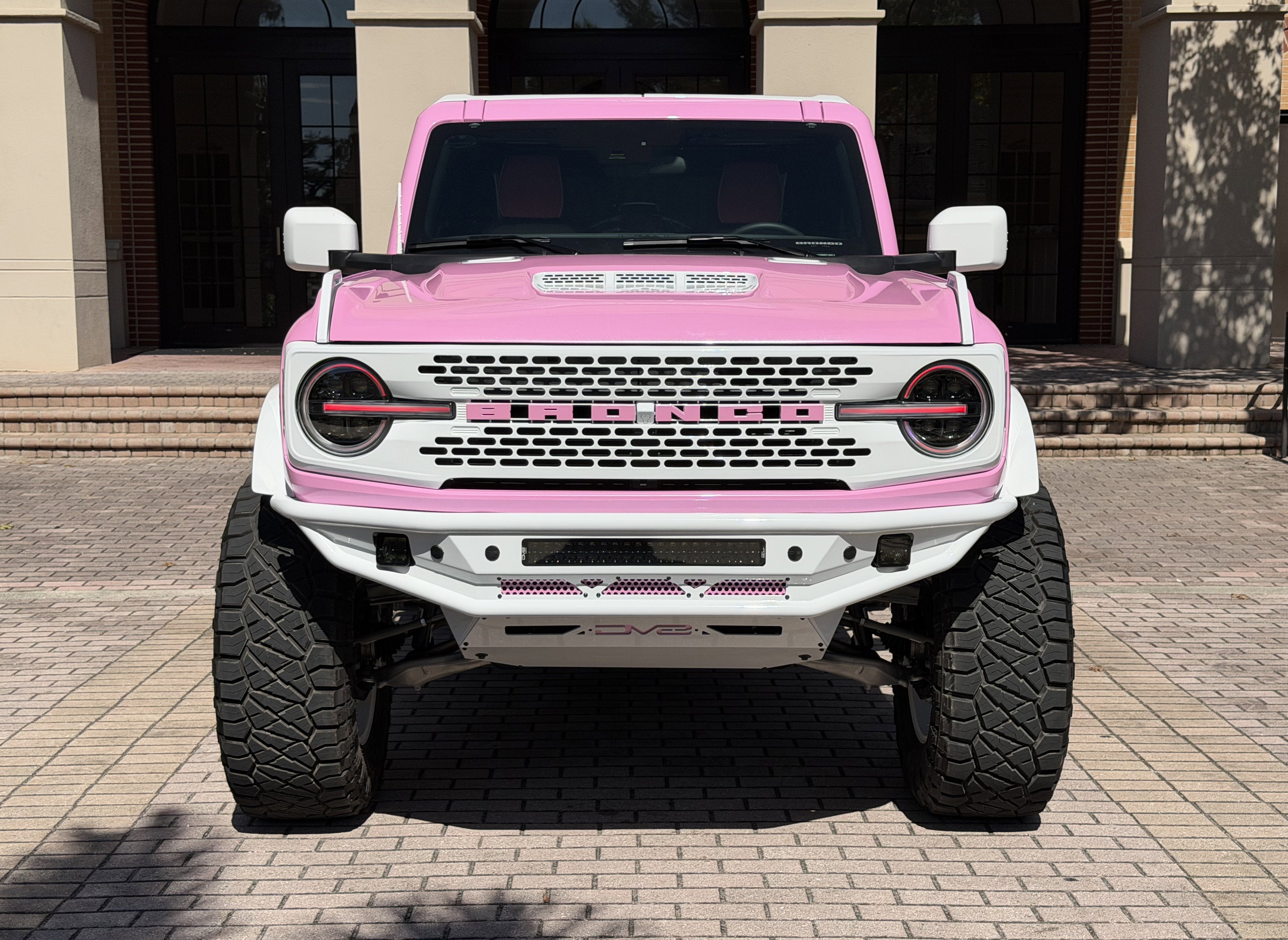 2025 Ford Bronco Pearl Pink Outer Banks Retro Hard Top Custom Lifted