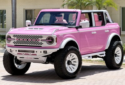 2025 Ford Bronco Custom Pearl Pink Paint Retro Outer Banks Hard Top Outer Banks