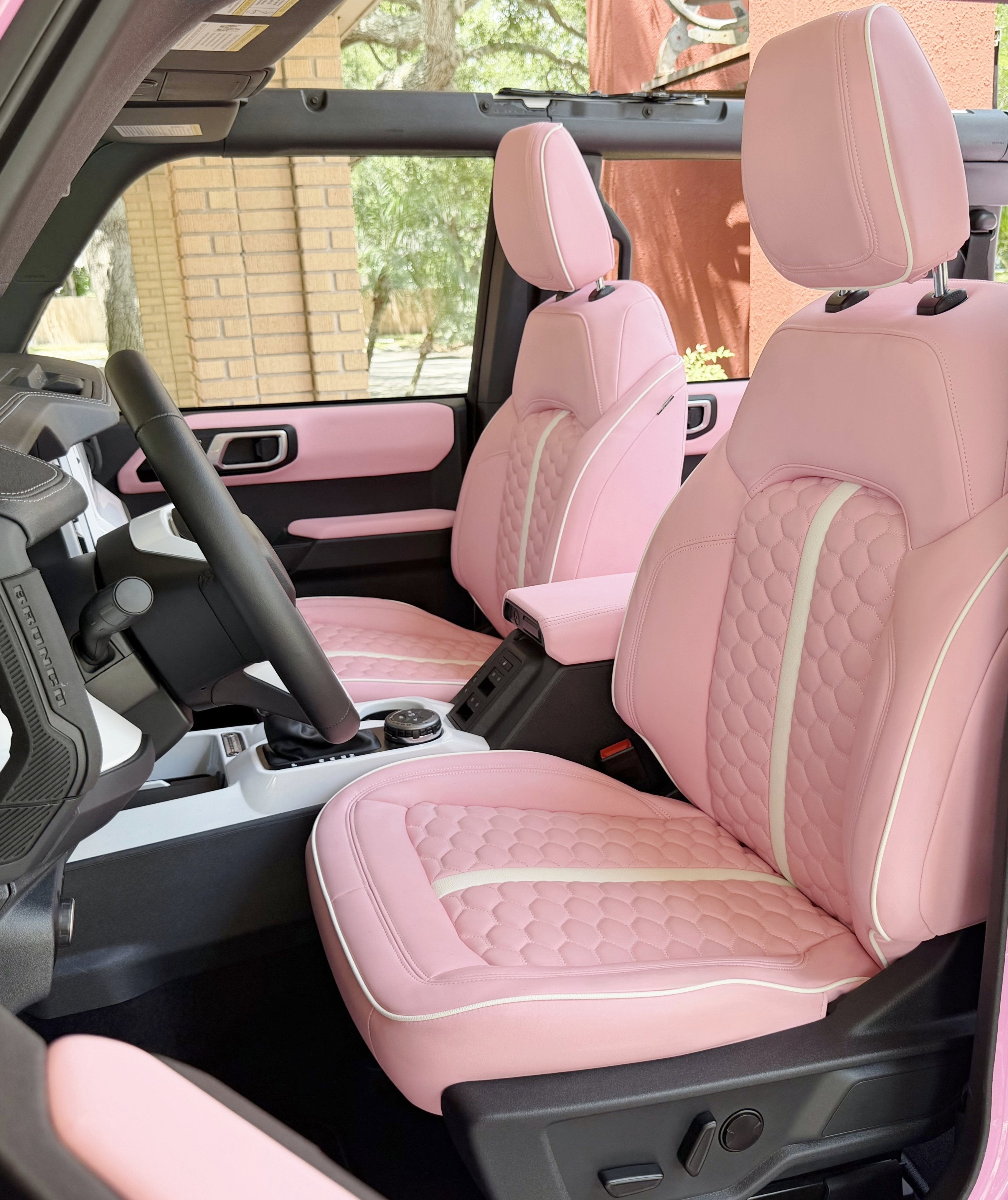 2025 Ford Bronco Custom Pearl Pink Paint Retro Outer Banks Hard Top Outer Banks