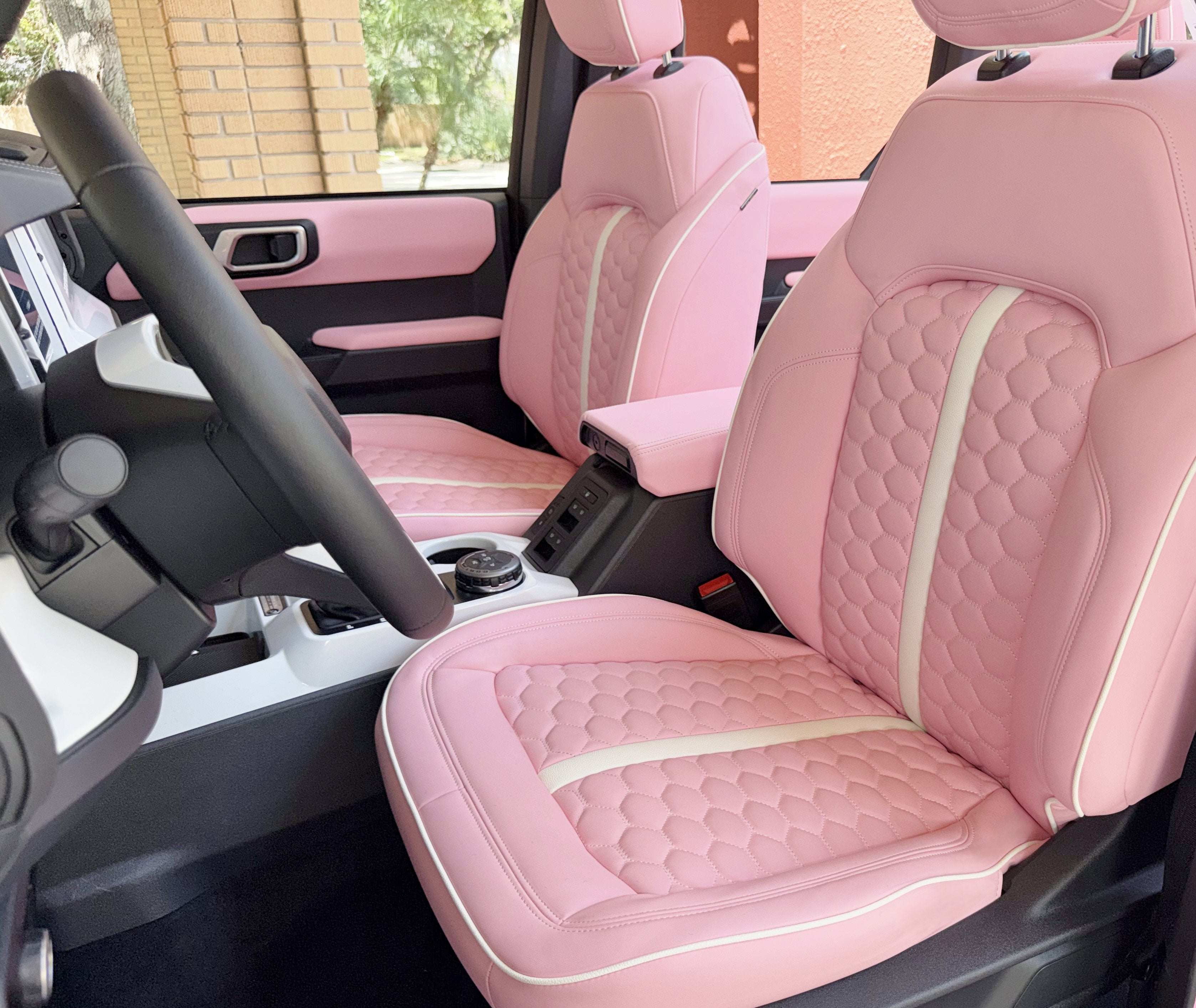 2025 Ford Bronco Custom Pearl Pink Paint Retro Outer Banks Hard Top Outer Banks
