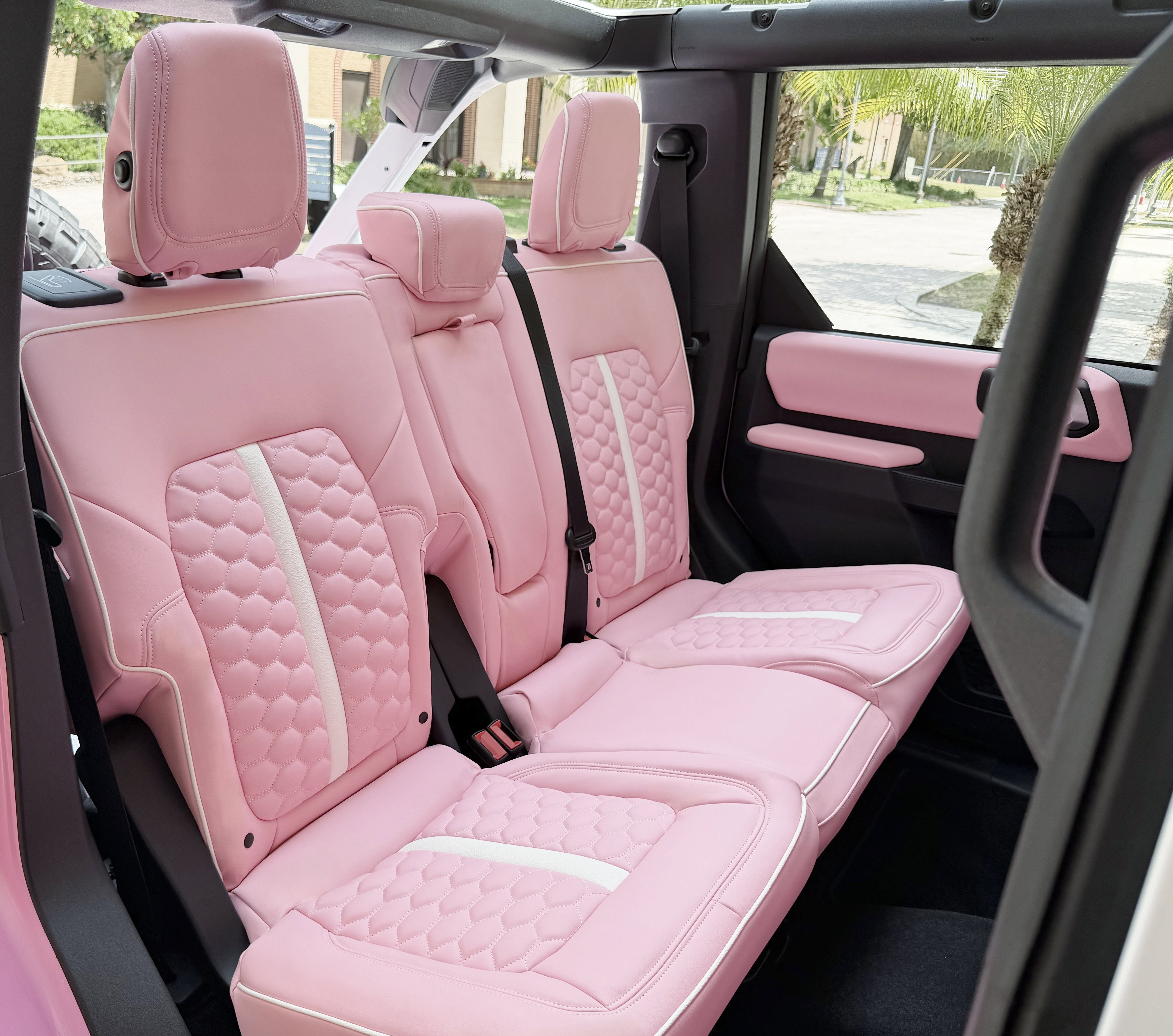2025 Ford Bronco Custom Pearl Pink Paint Retro Outer Banks Hard Top Outer Banks