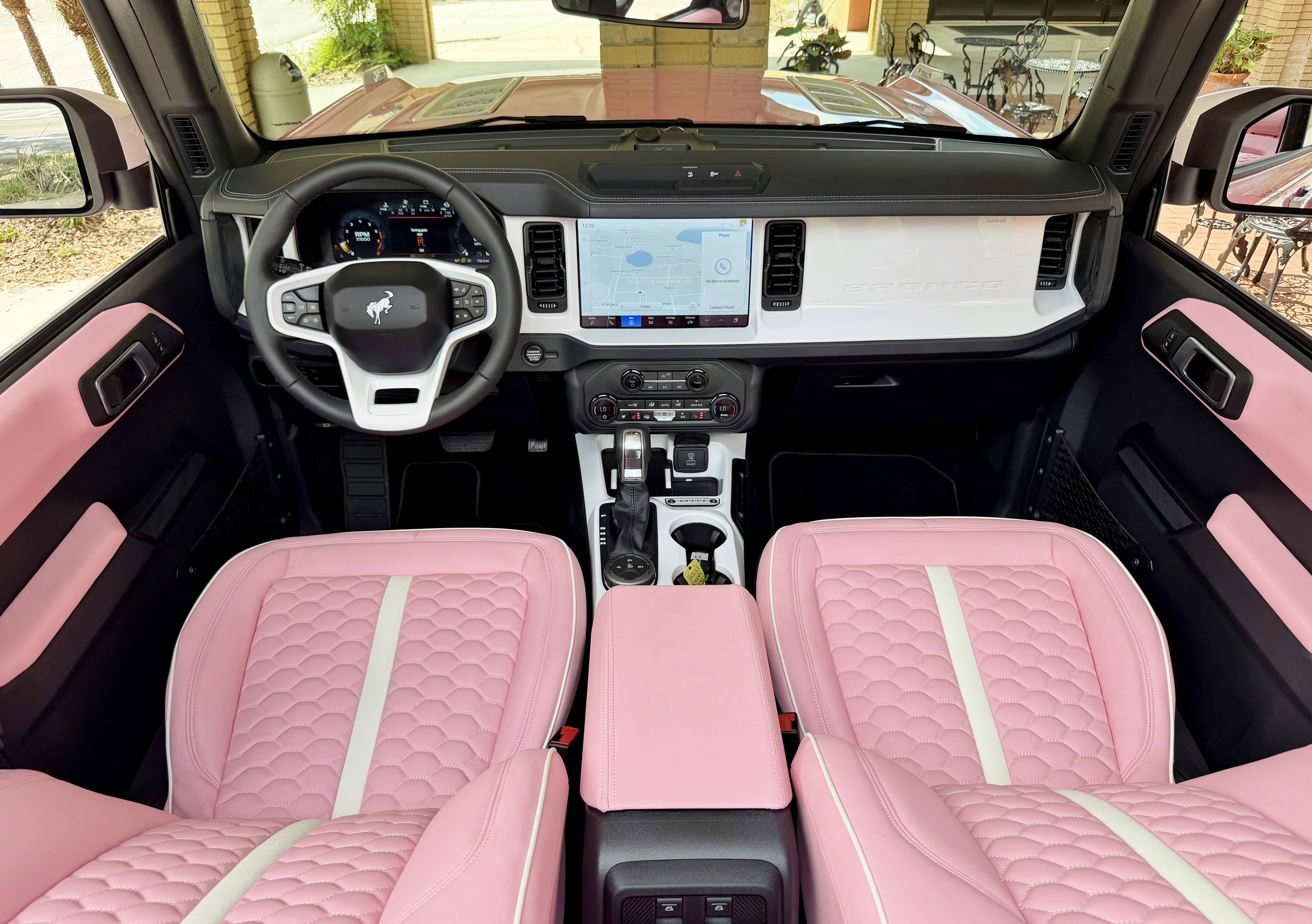 2025 Ford Bronco Custom Pearl Pink Paint Retro Outer Banks Hard Top Outer Banks