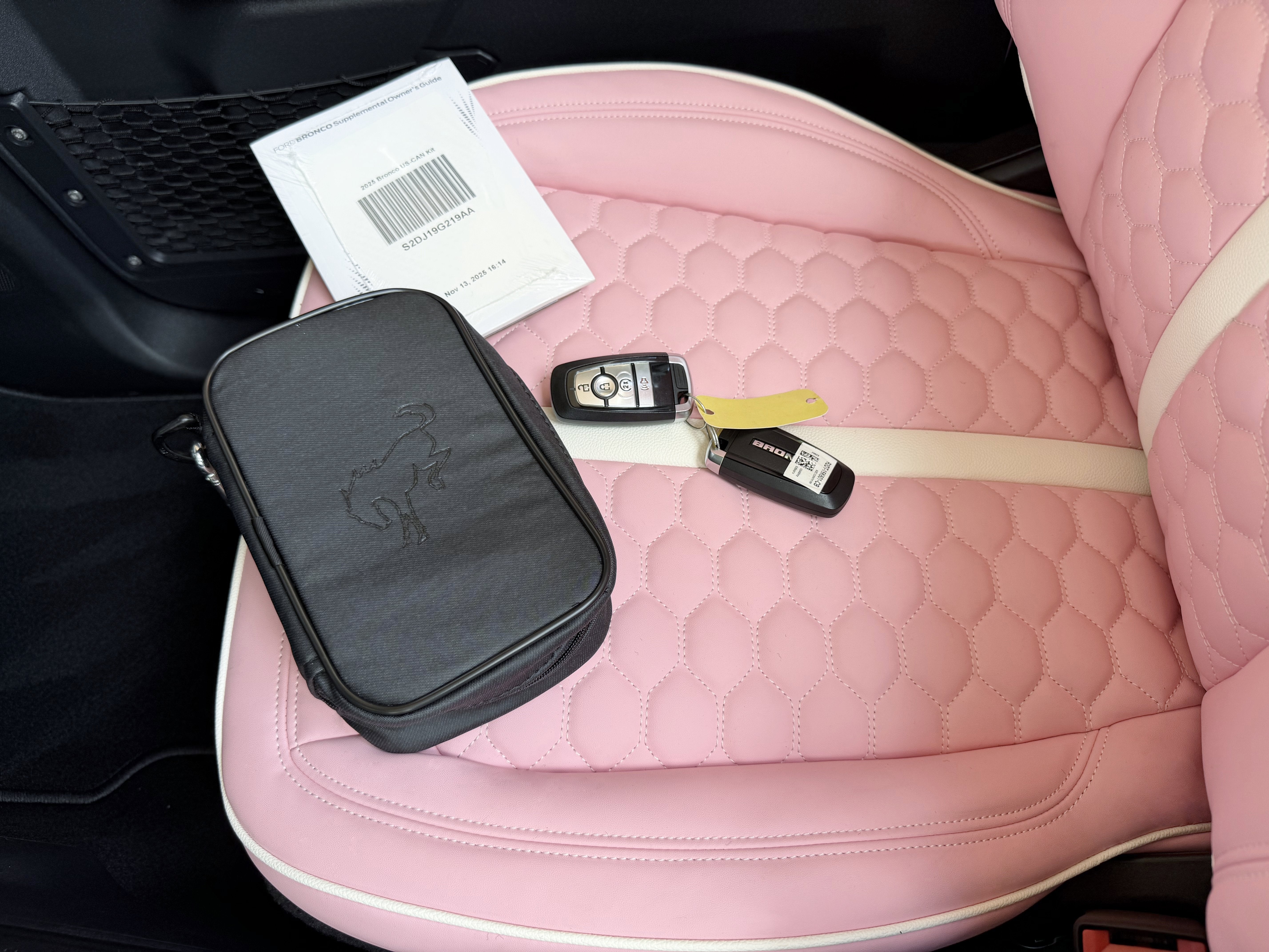 2025 Ford Bronco Custom Pearl Pink Paint Retro Outer Banks Hard Top Outer Banks