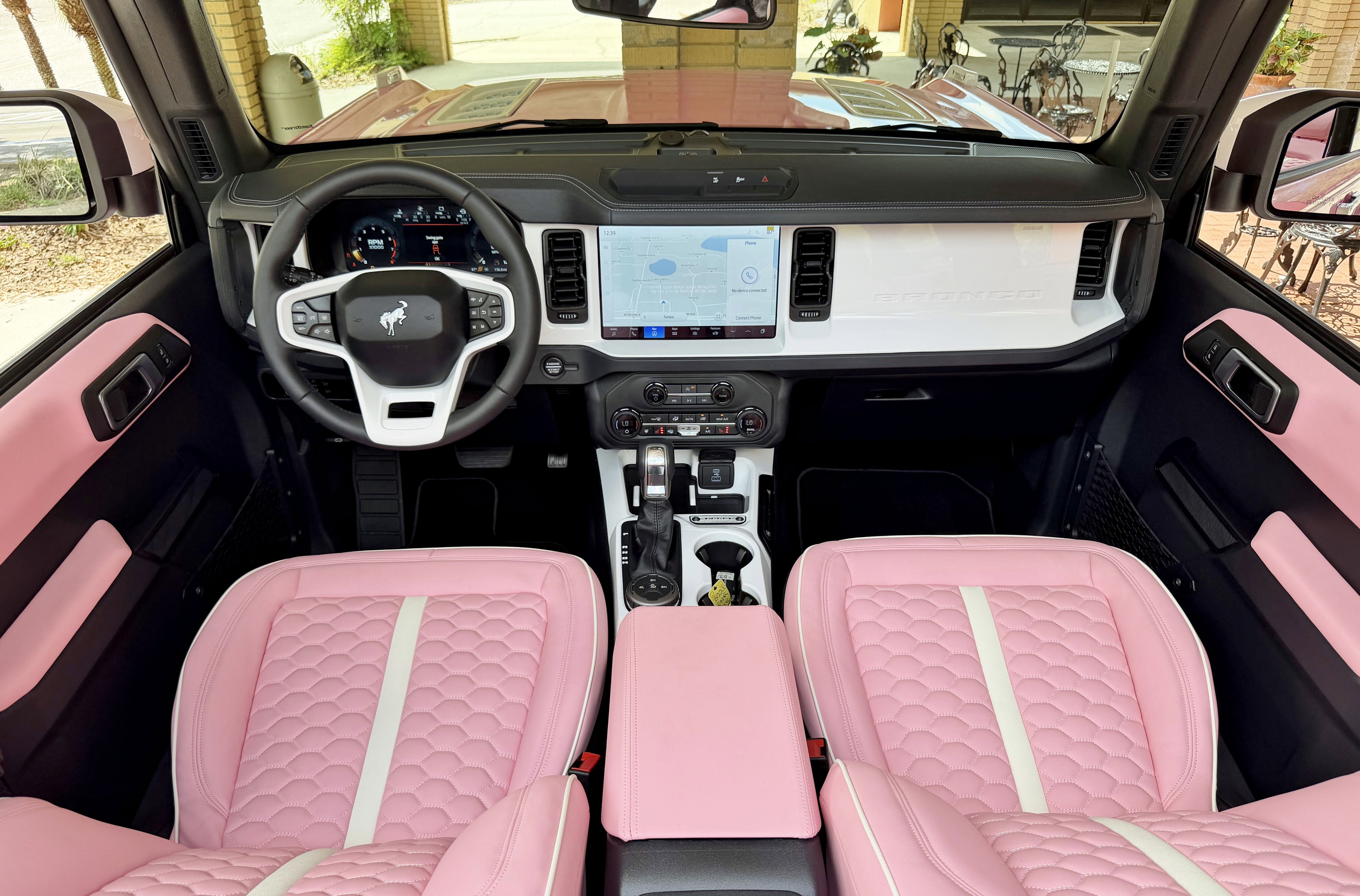 2025 Ford Bronco Custom Pearl Pink Paint Retro Outer Banks Hard Top Outer Banks