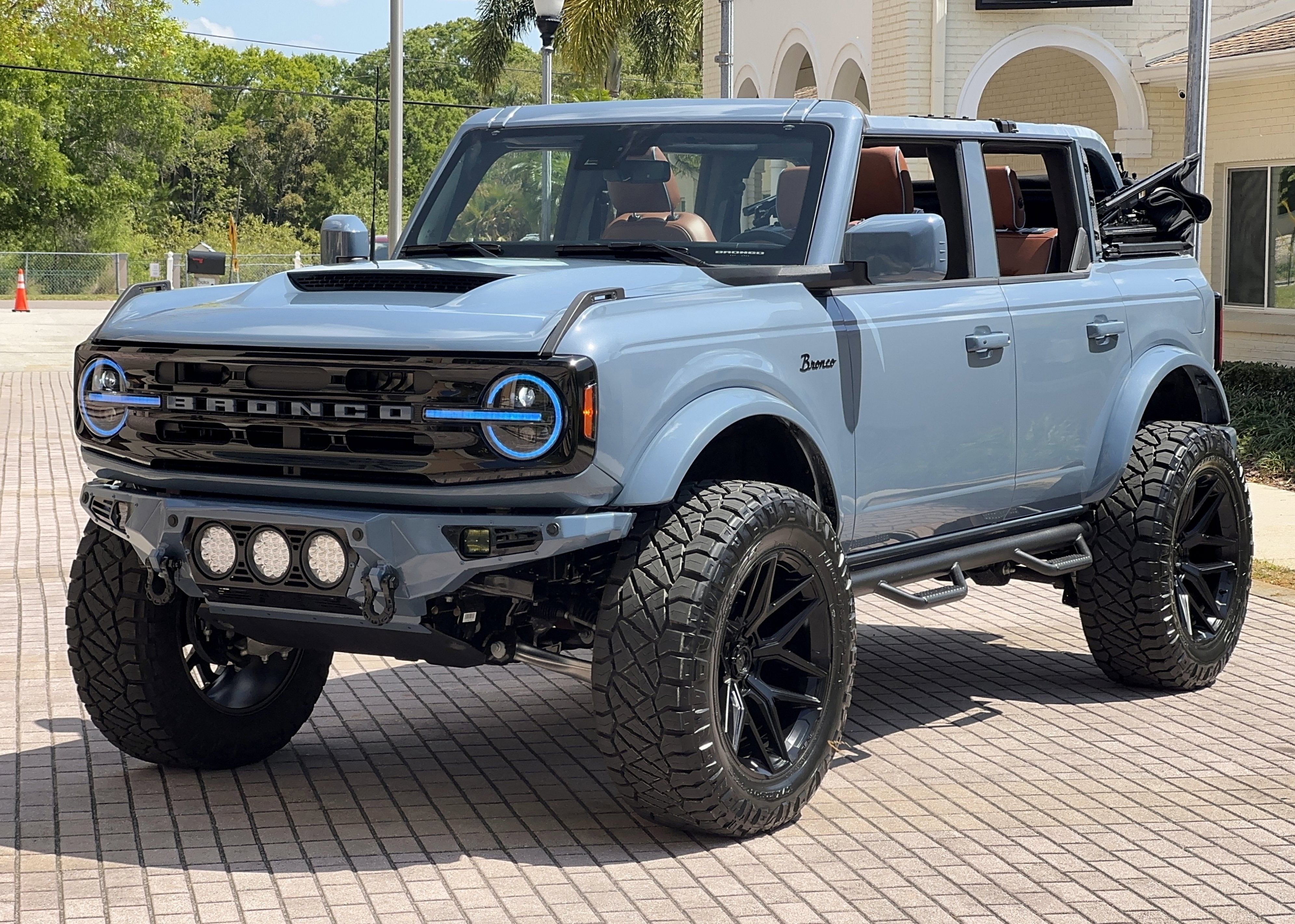 2024 Ford Bronco Outer Banks Custom Lifted