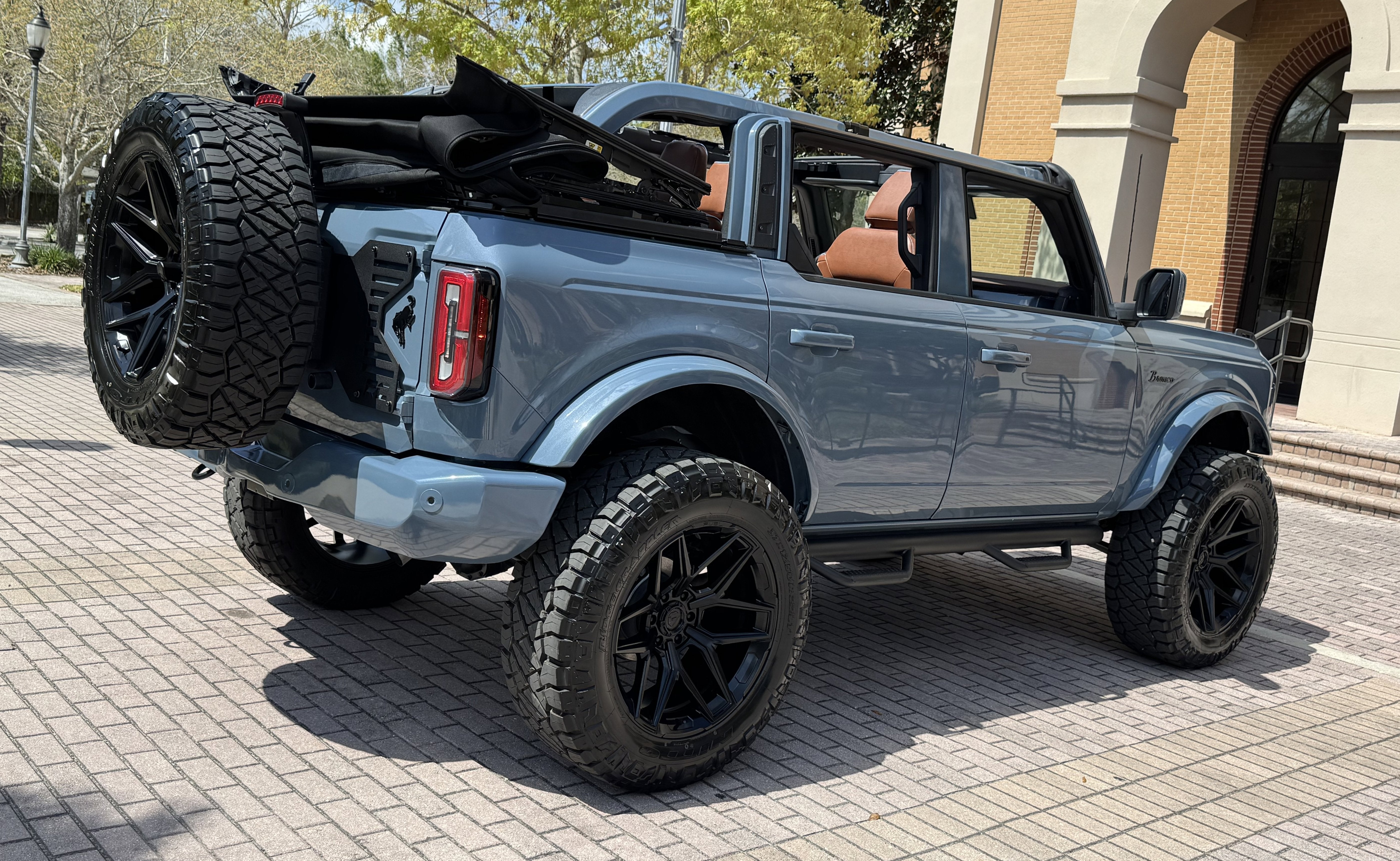 2024 Ford Bronco Outer Banks Custom Lifted