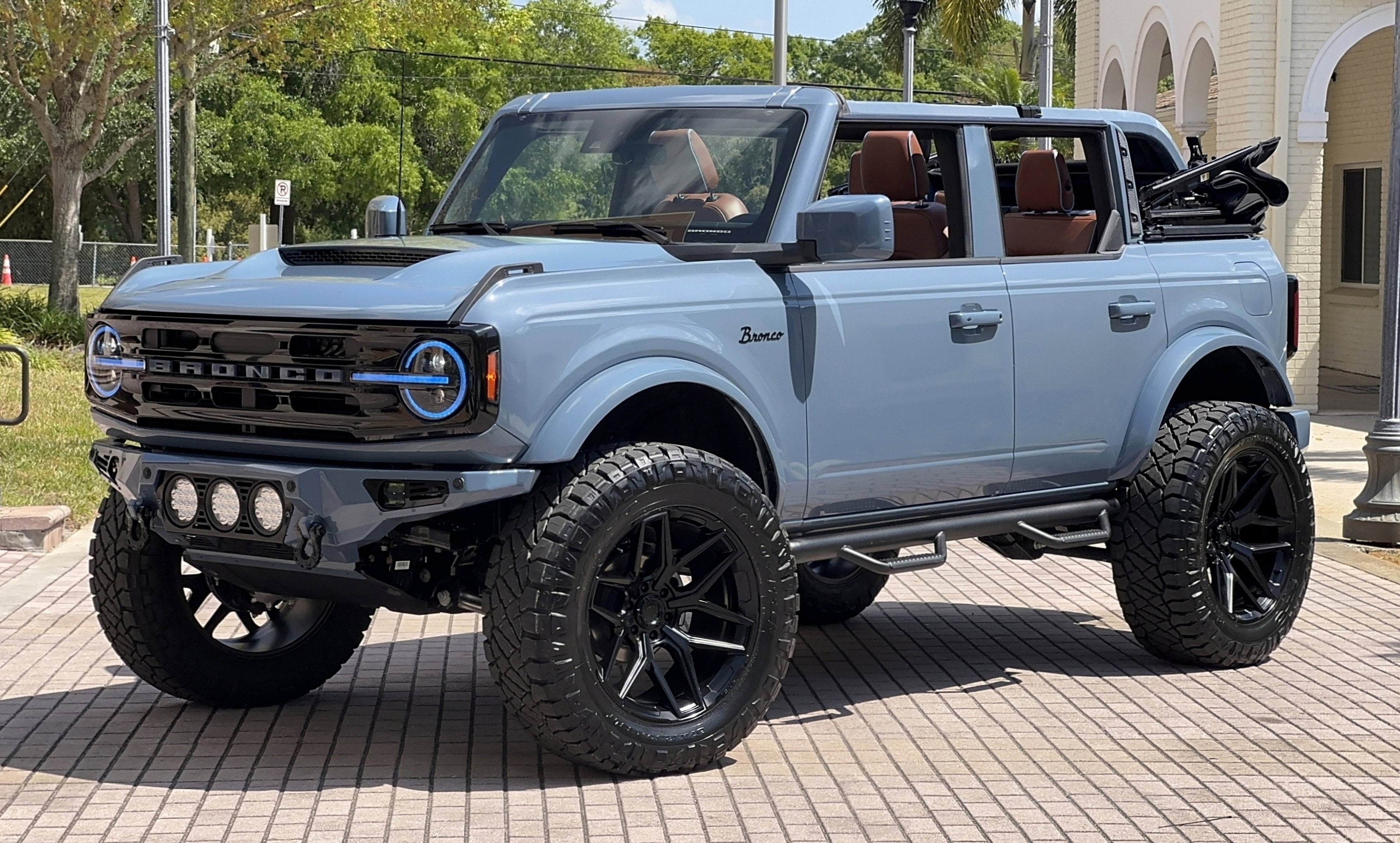 2024 Ford Bronco Outer Banks Custom Lifted