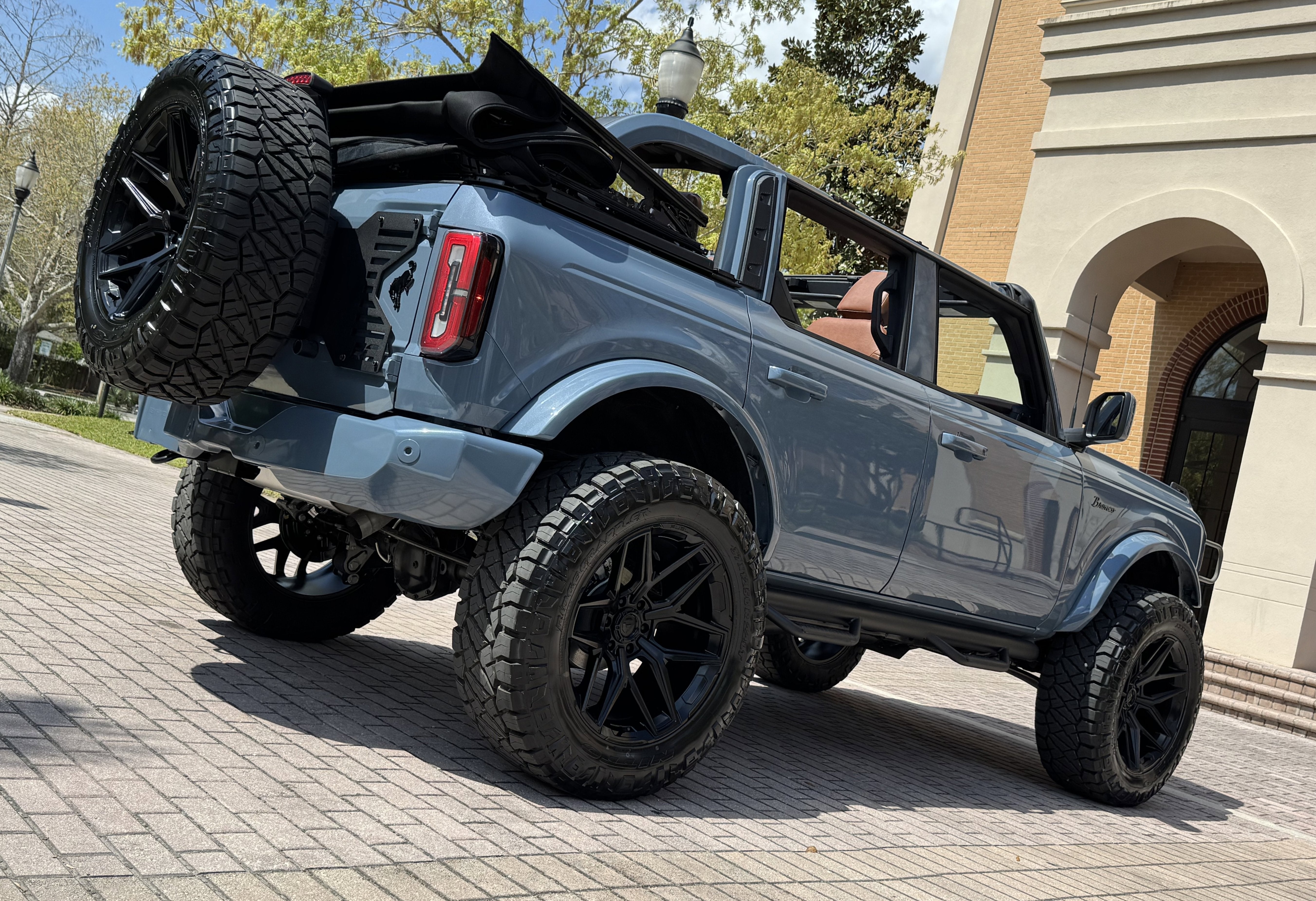 2024 Ford Bronco Outer Banks Custom Lifted