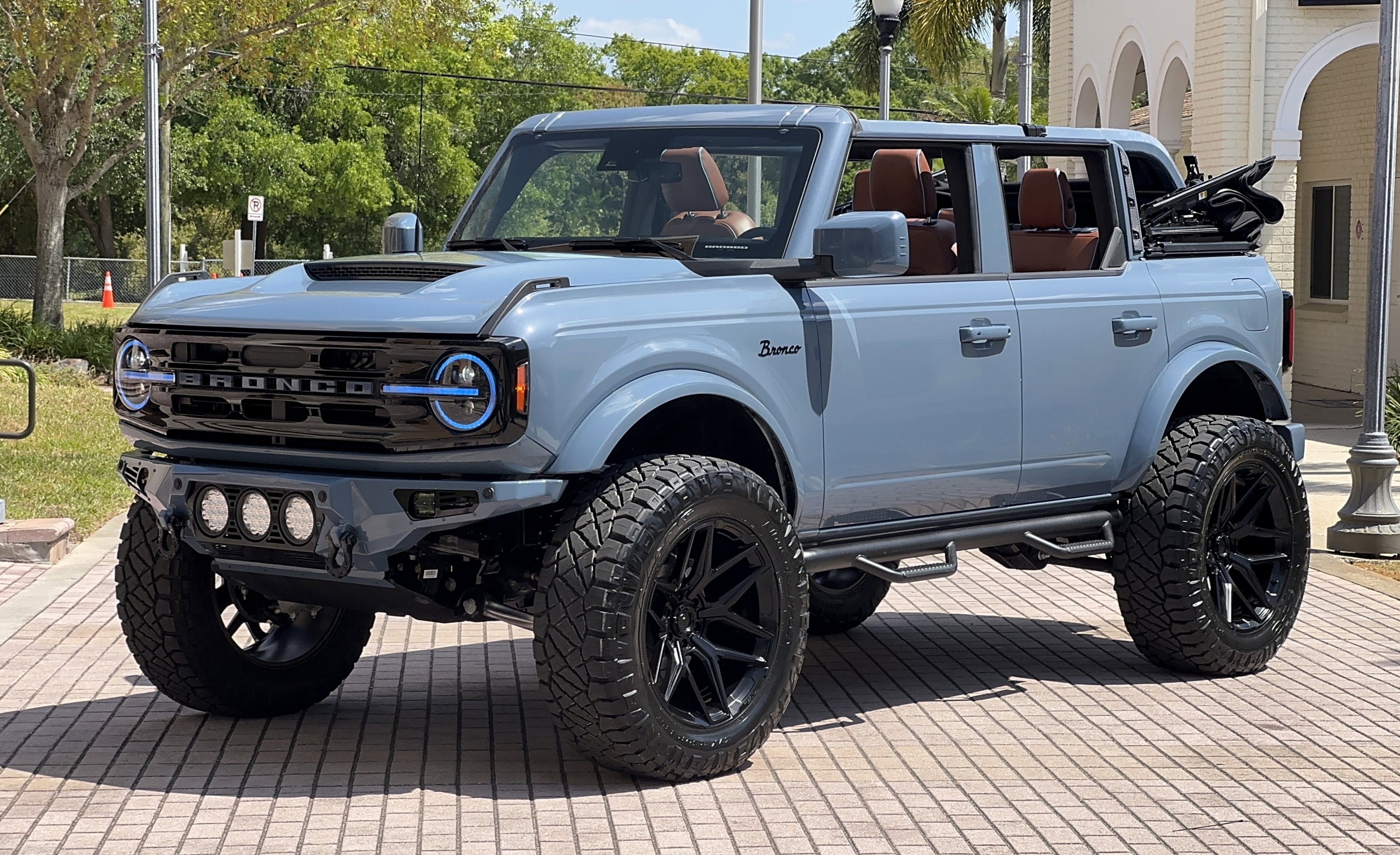 2024 Ford Bronco Outer Banks Custom Lifted