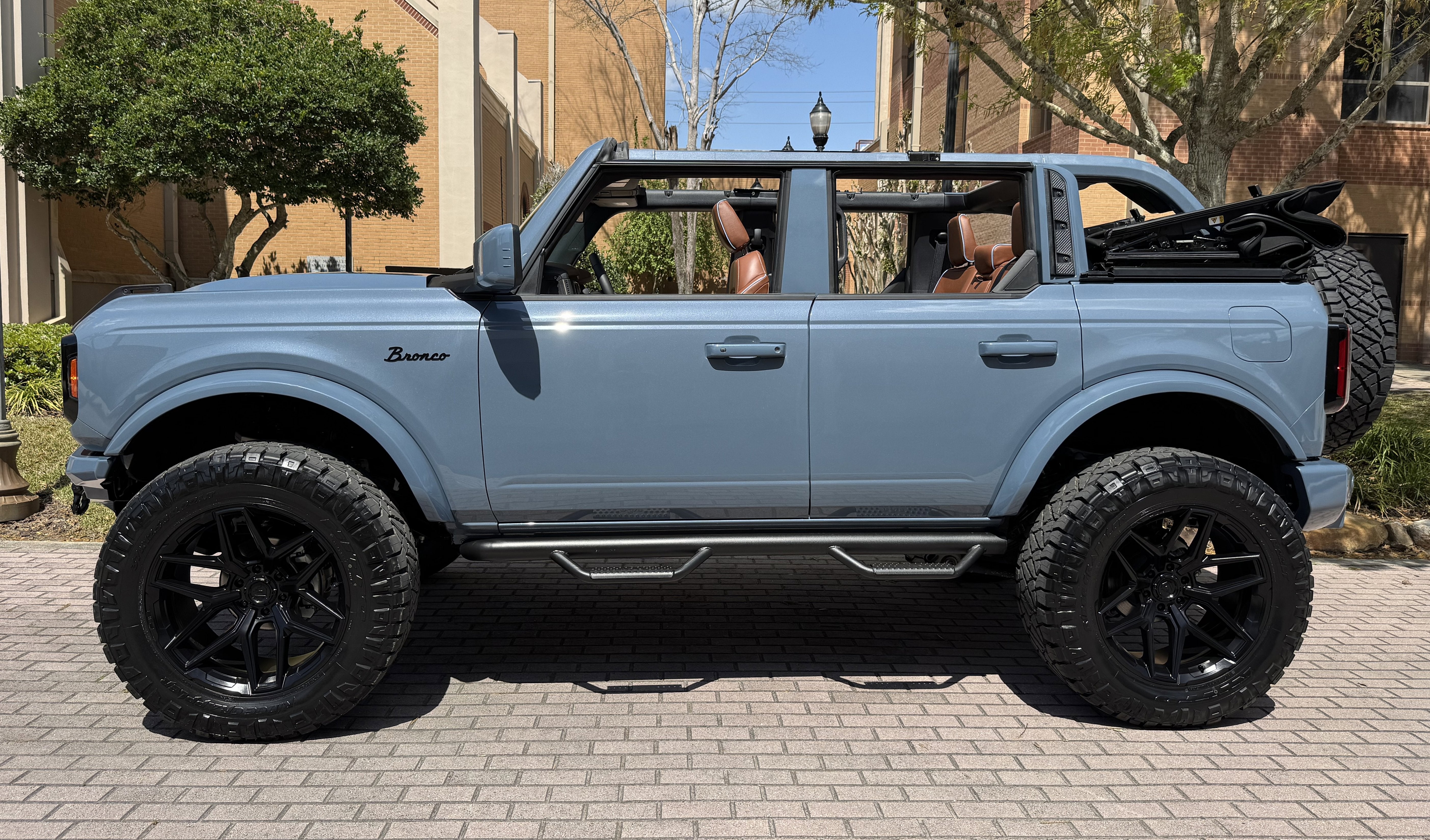 2024 Ford Bronco Outer Banks Custom Lifted