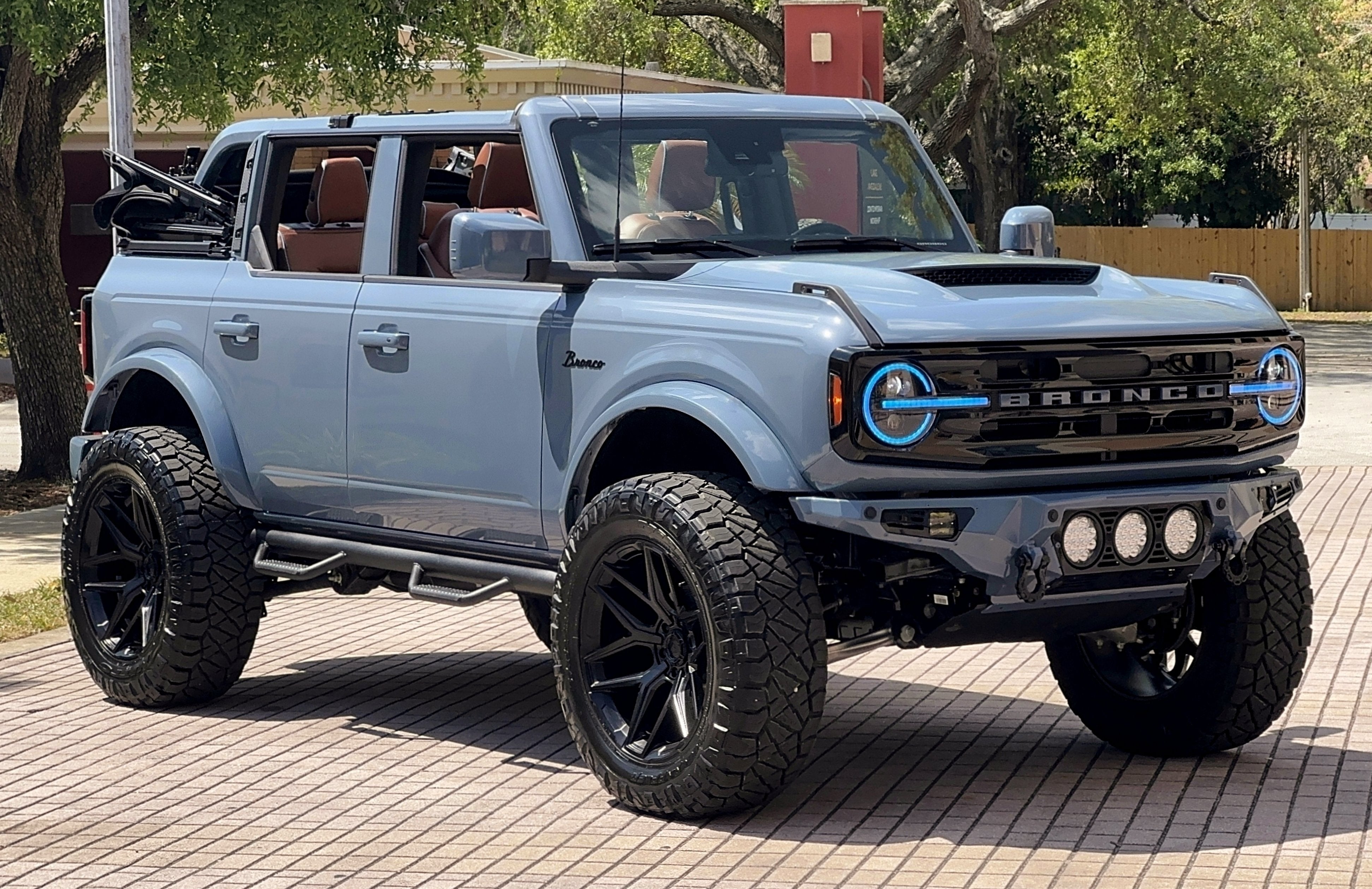 2024 Ford Bronco Outer Banks Custom Lifted