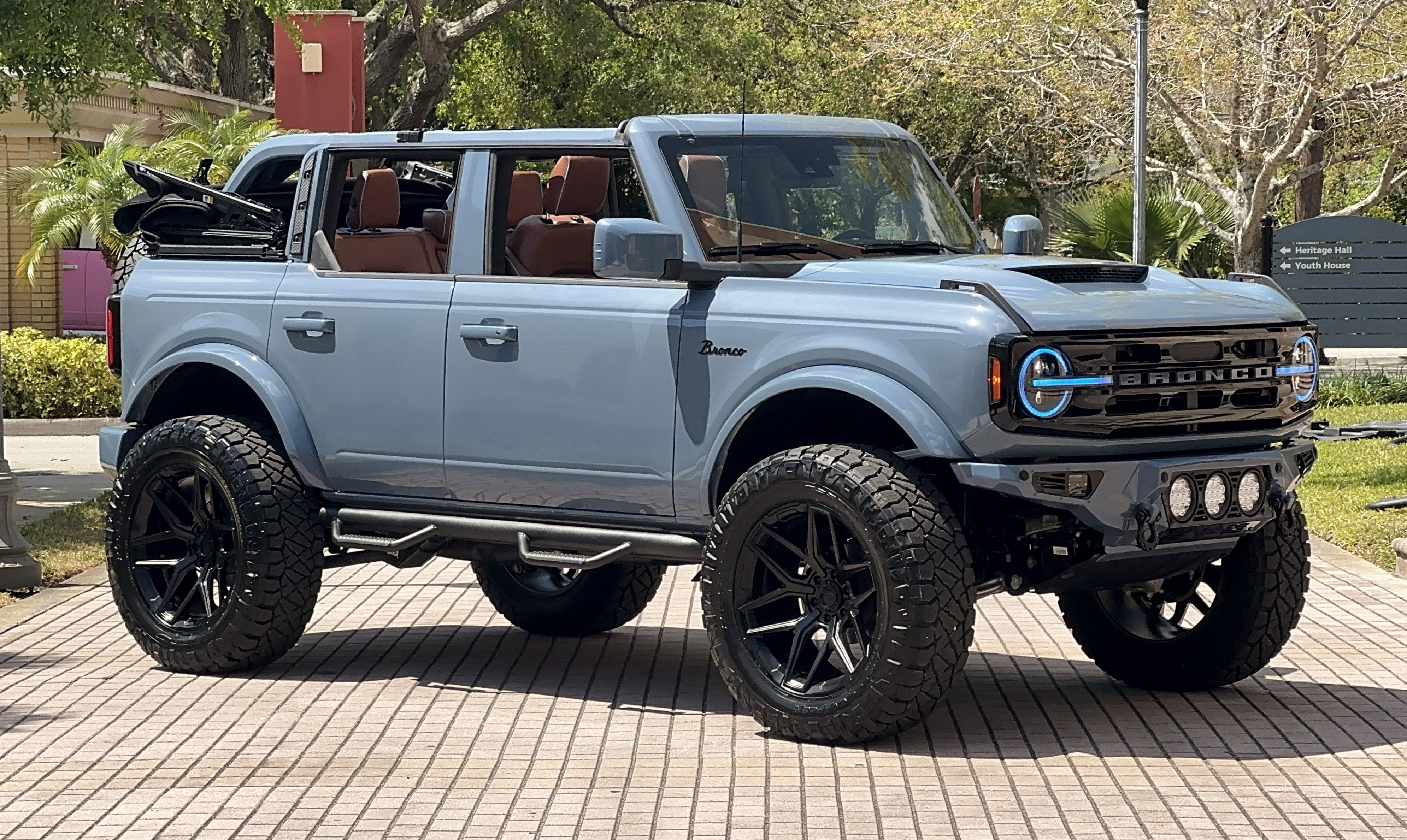 2024 Ford Bronco Outer Banks Custom Lifted