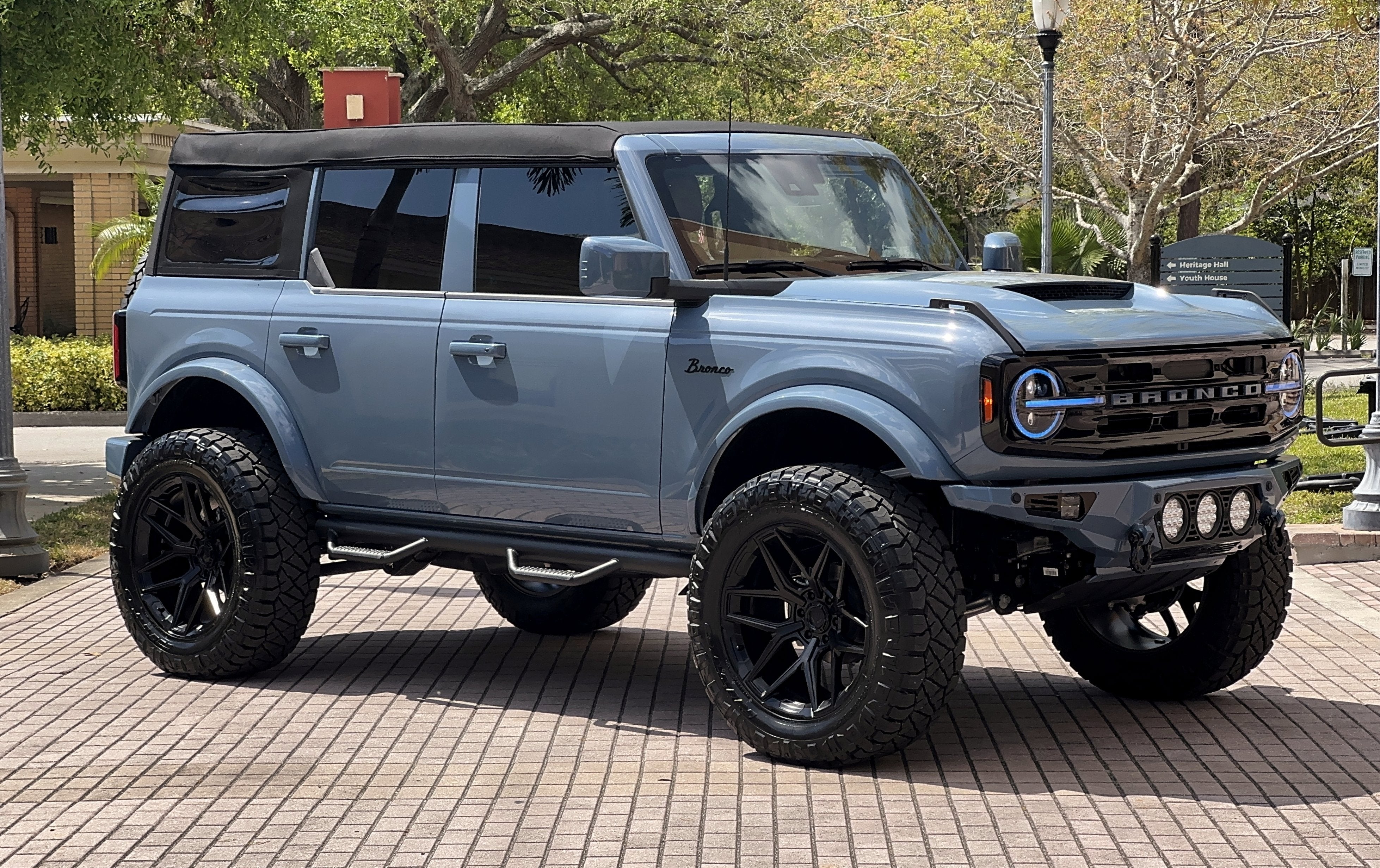 2024 Ford Bronco Outer Banks Custom Lifted