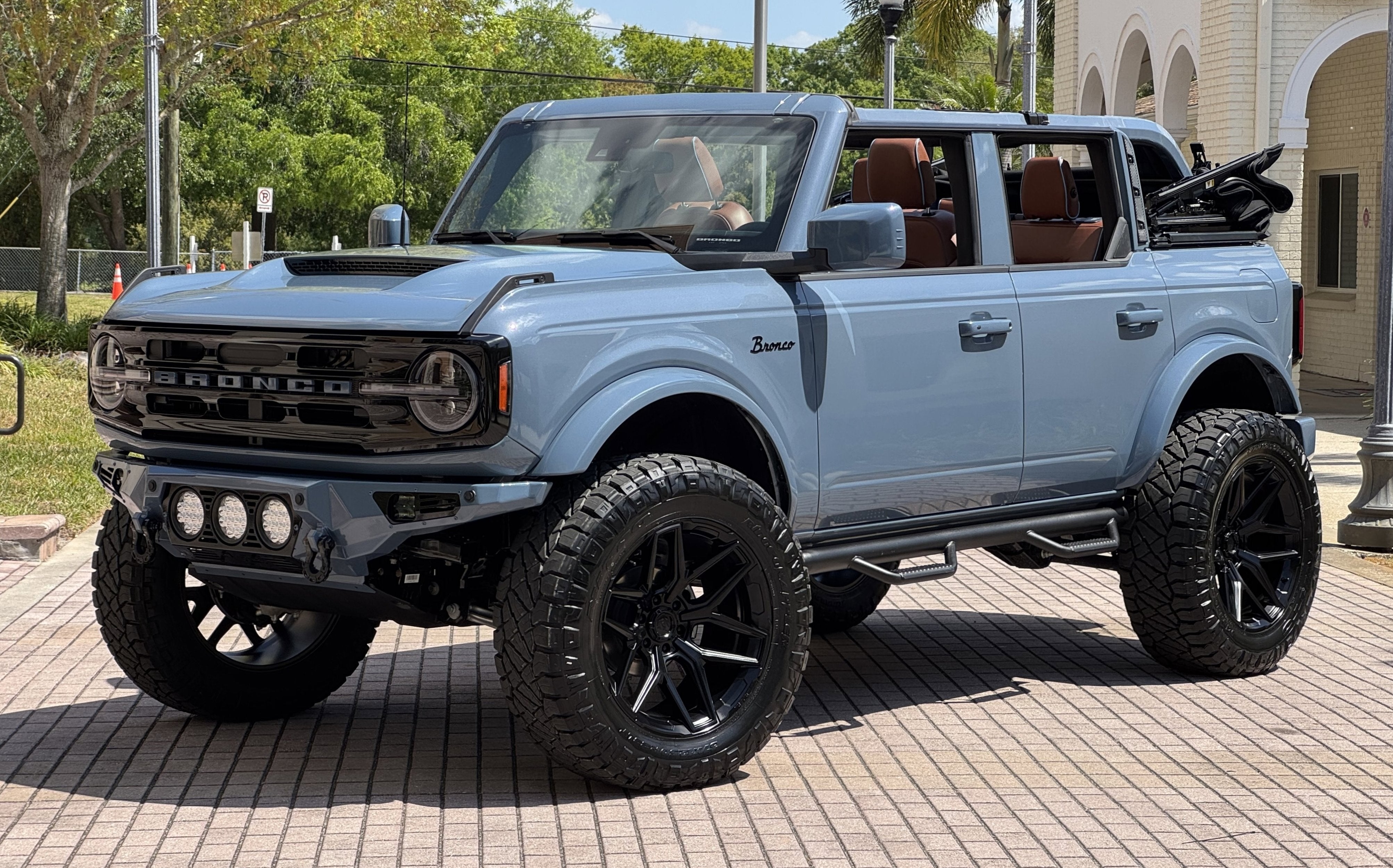 2024 Ford Bronco Outer Banks Custom Lifted