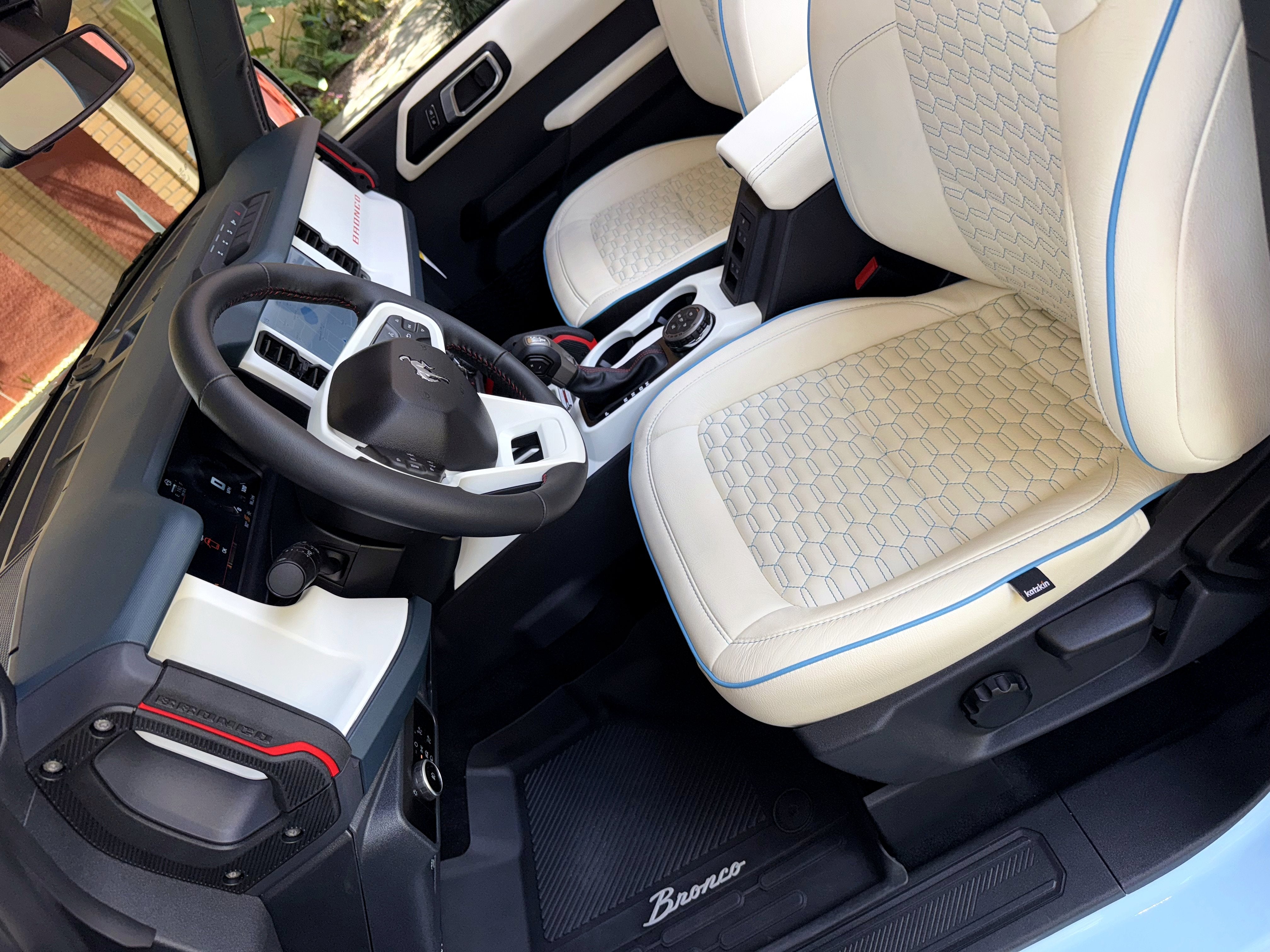 2025 Ford Bronco v6 Heritage Edition Robin's Egg Blue Hard Top Custom Lifted