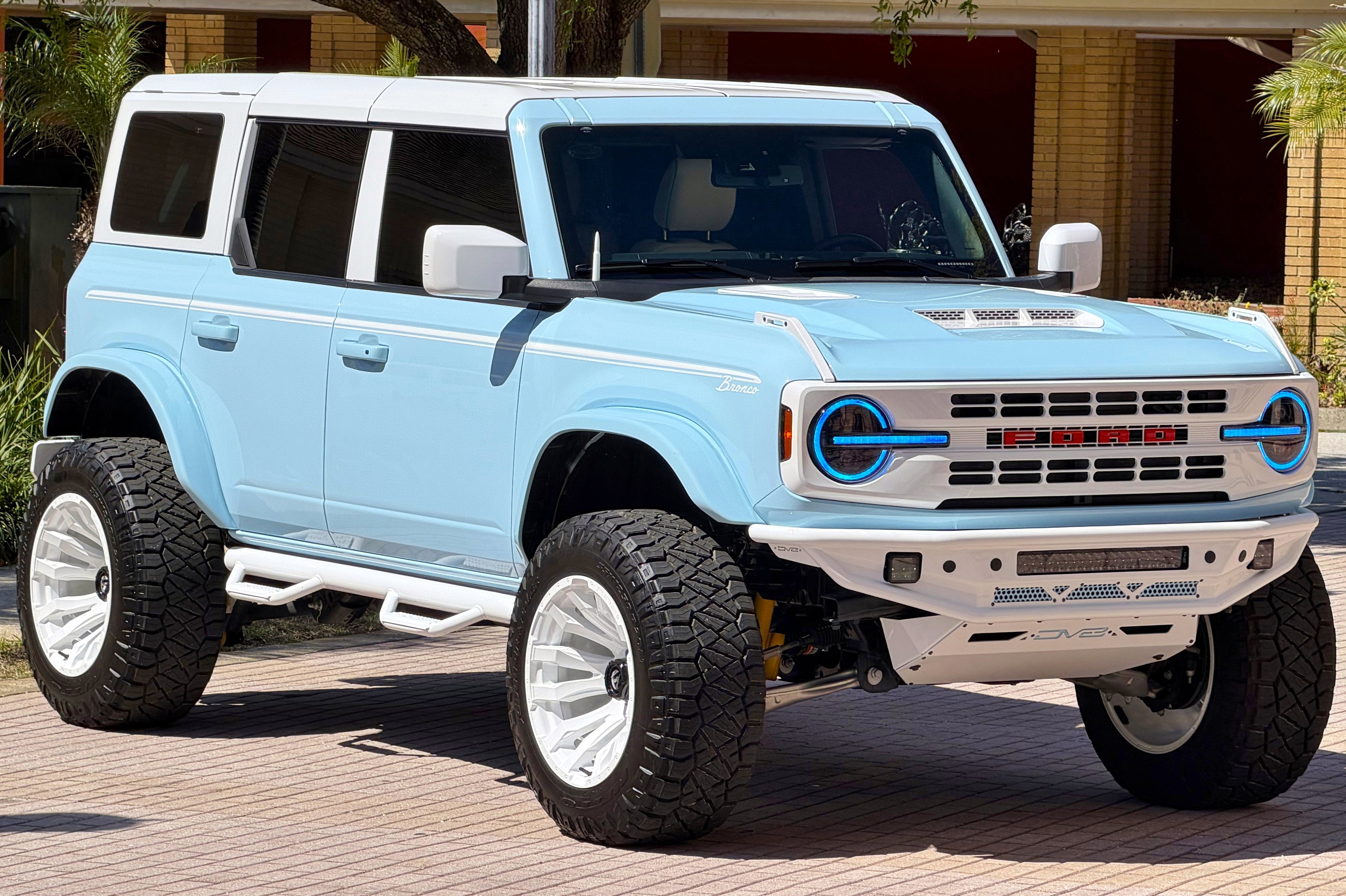 2025 Ford Bronco v6 Heritage Edition Robin's Egg Blue Hard Top Custom Lifted