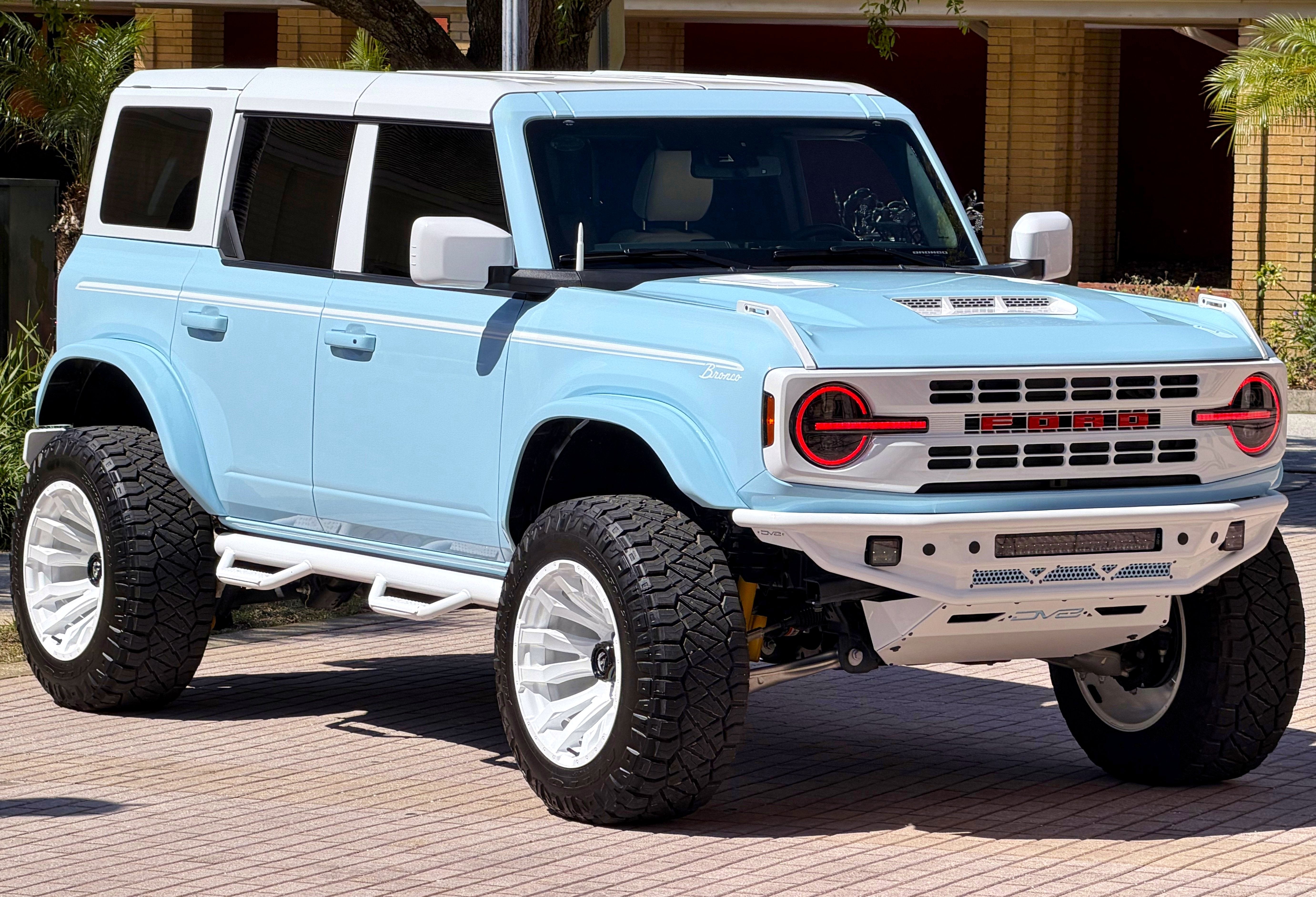 2025 Ford Bronco v6 Heritage Edition Robin's Egg Blue Hard Top Custom Lifted