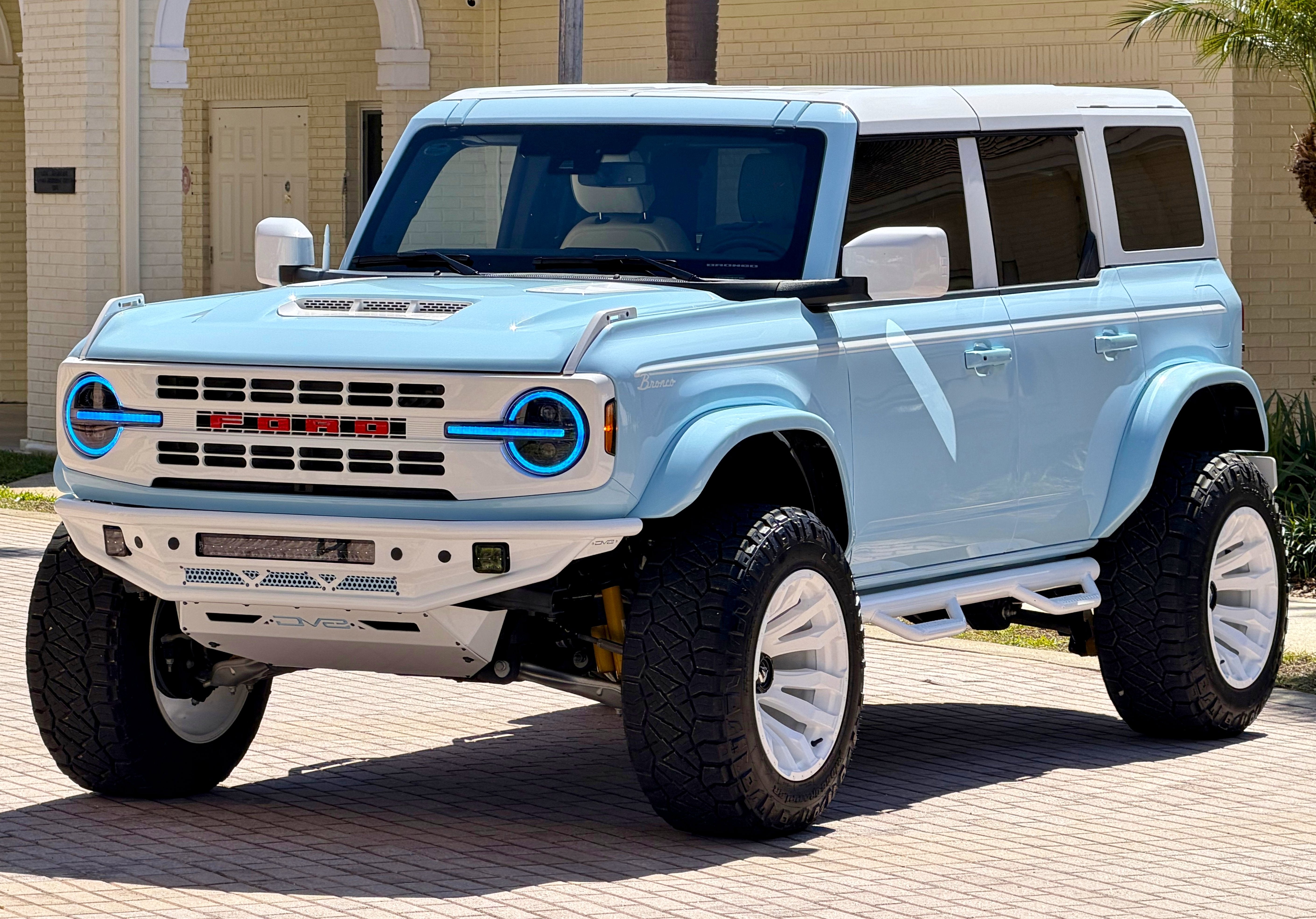 2025 Ford Bronco v6 Heritage Edition Robin's Egg Blue Hard Top Custom Lifted