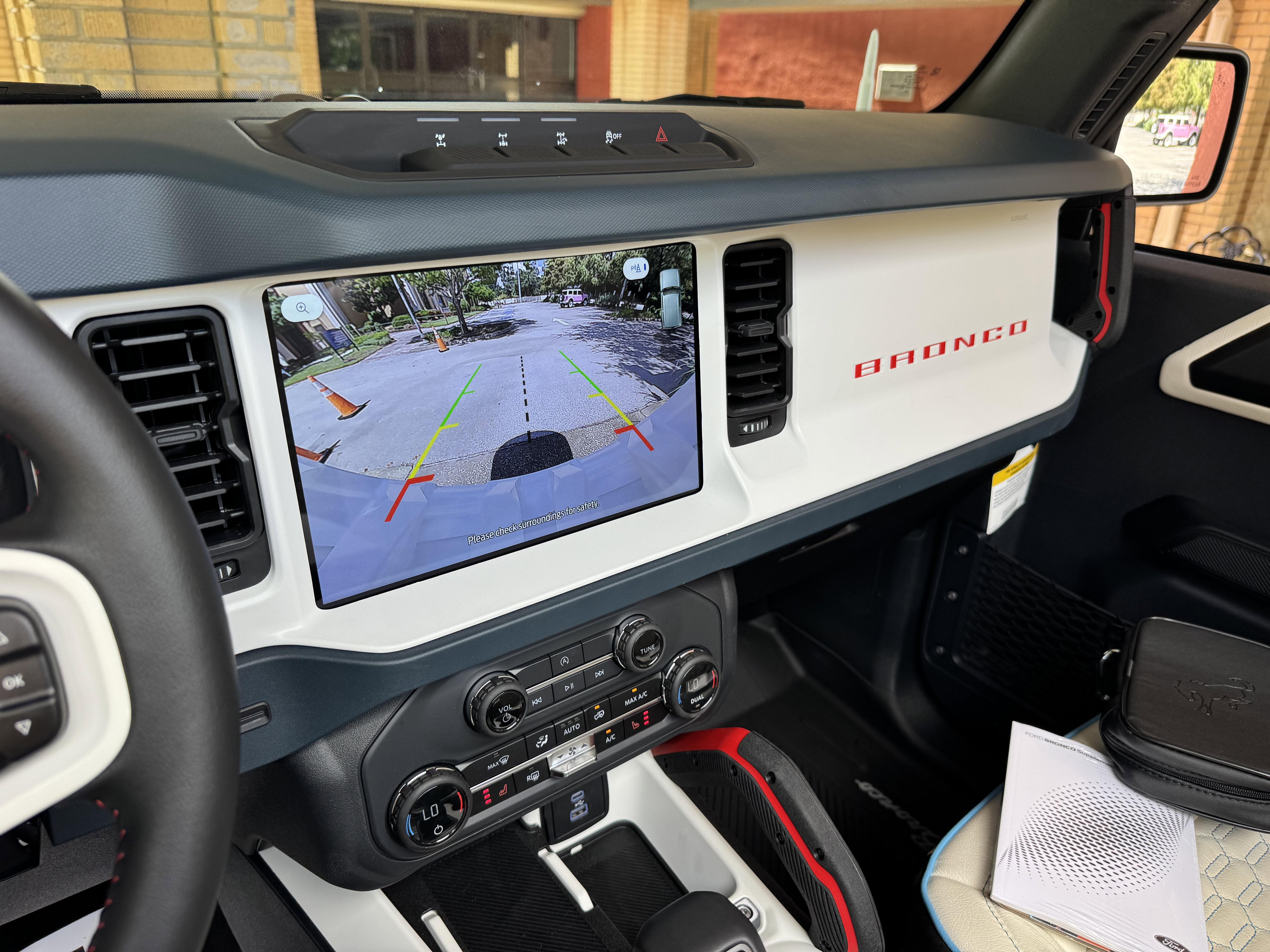 2025 Ford Bronco v6 Heritage Edition Robin's Egg Blue Hard Top Custom Lifted