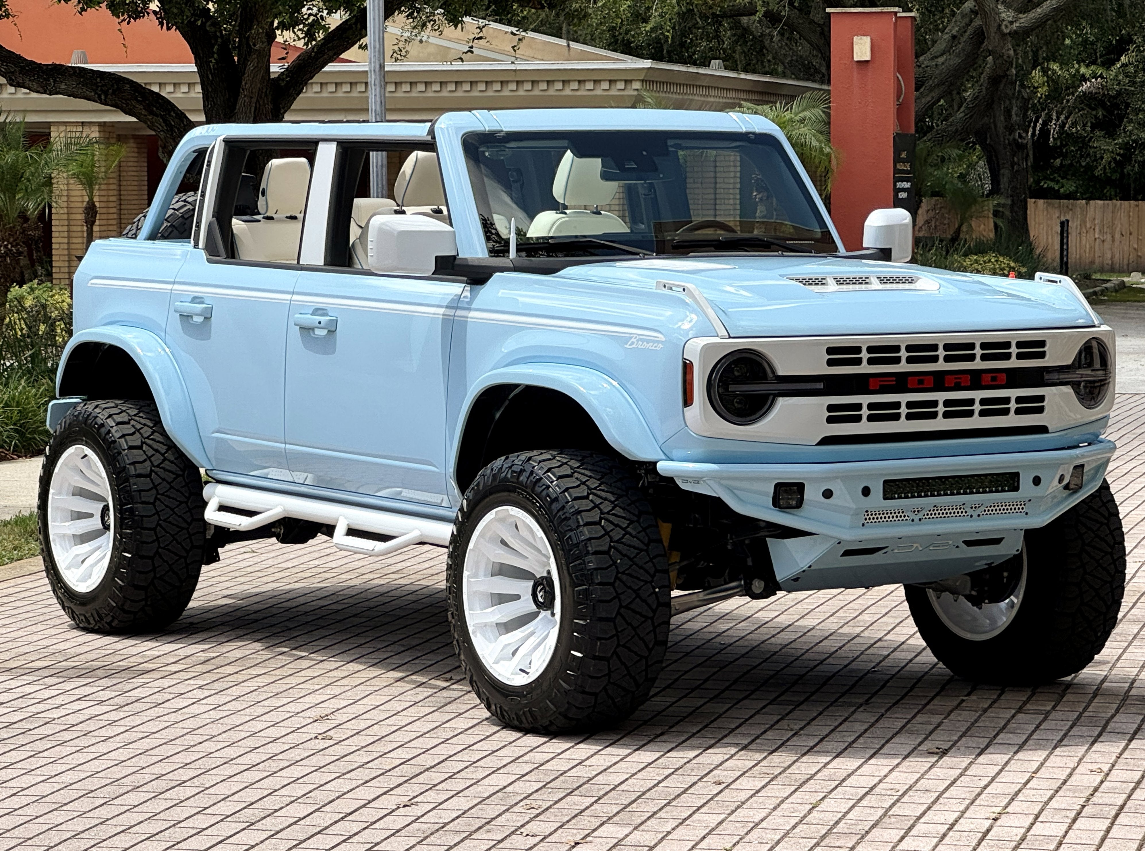 2025 Ford Bronco v6 Heritage Edition Robin's Egg Blue Hard Top Custom Lifted