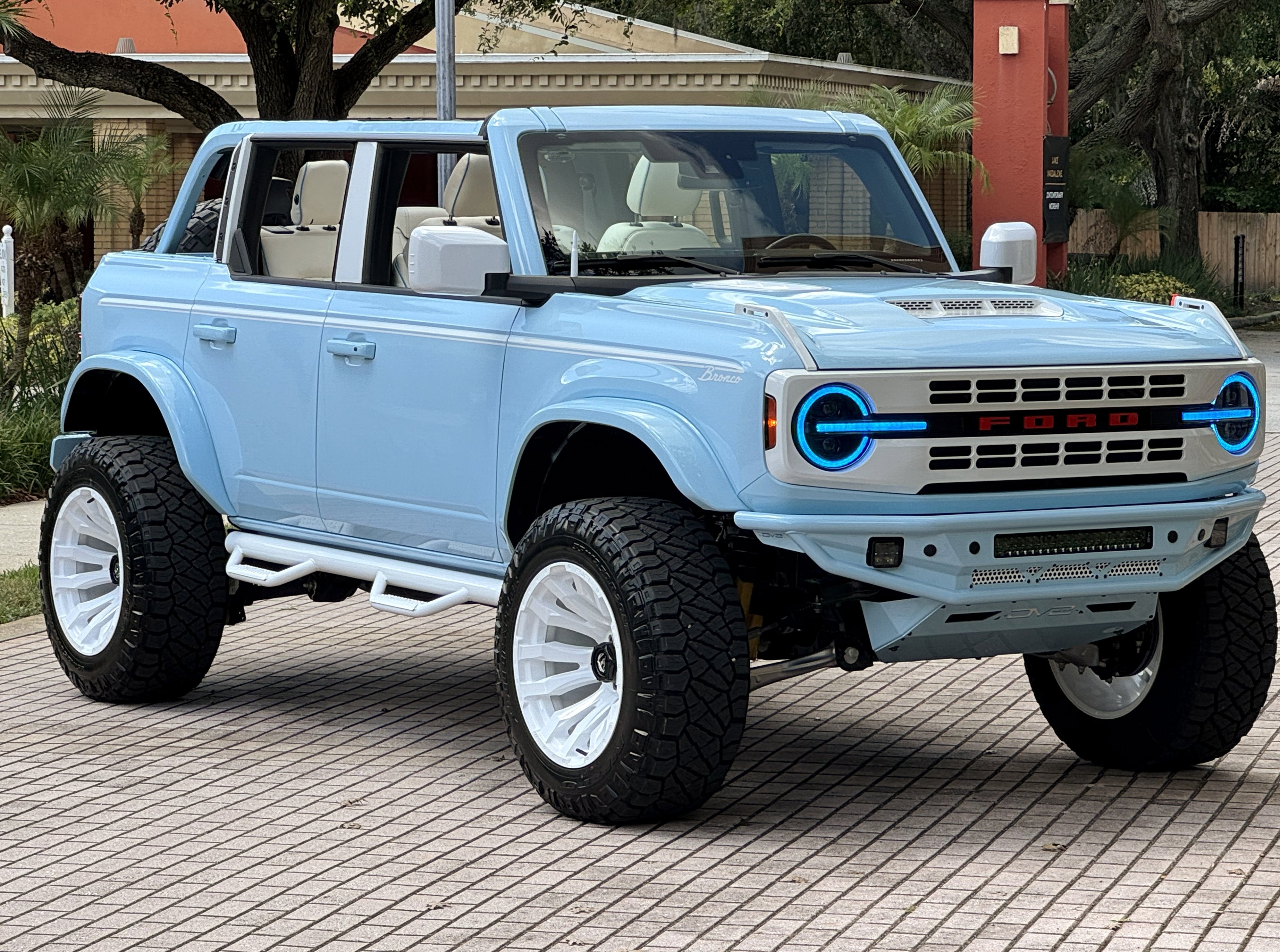 2025 Ford Bronco v6 Heritage Edition Robin's Egg Blue Hard Top Custom Lifted