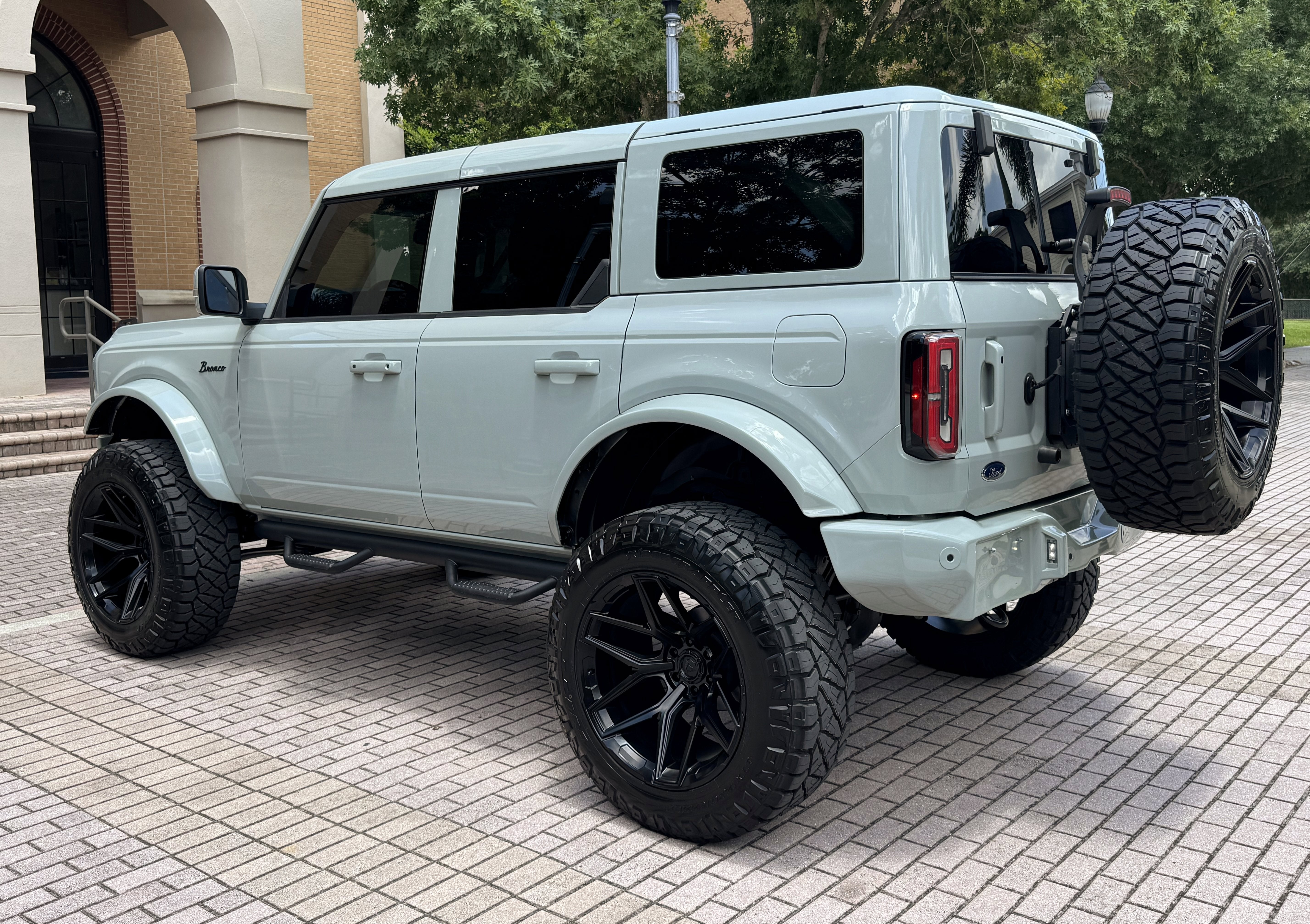 2024 Ford Bronco Outer Banks V6 Luxury Package Hard Top Custom Lifted