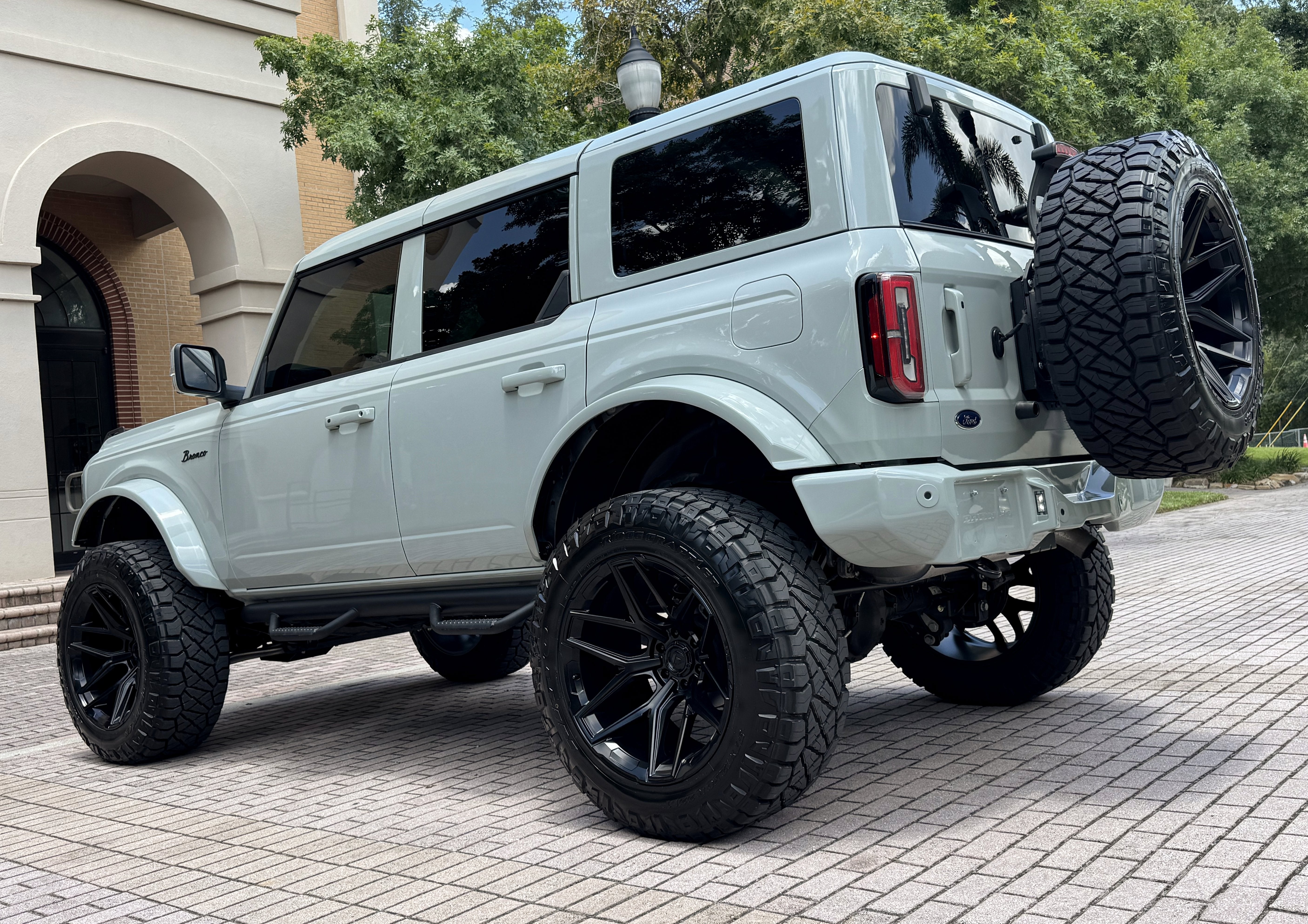 2024 Ford Bronco Outer Banks V6 Luxury Package Hard Top Custom Lifted