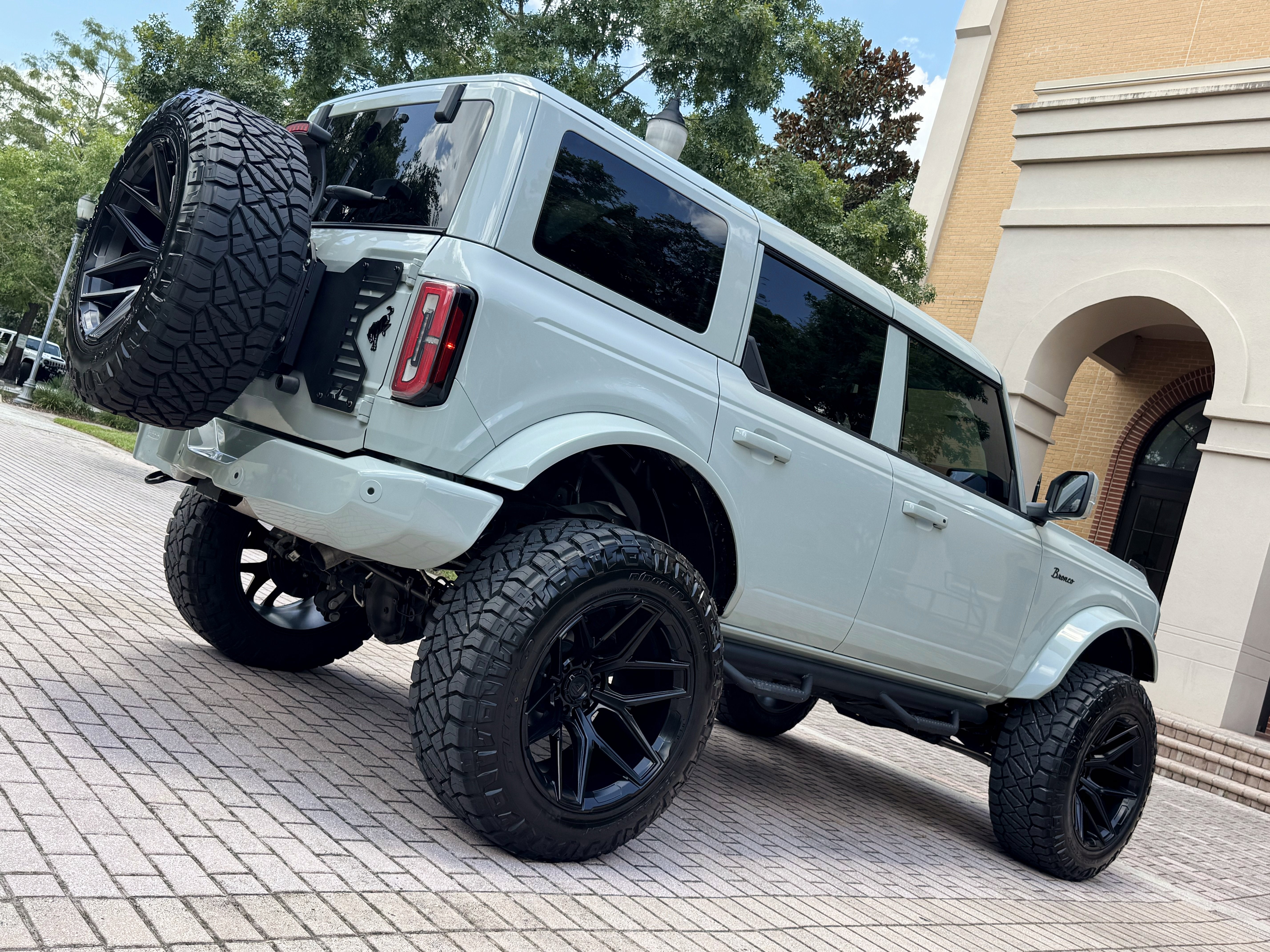 2024 Ford Bronco Outer Banks V6 Luxury Package Hard Top Custom Lifted