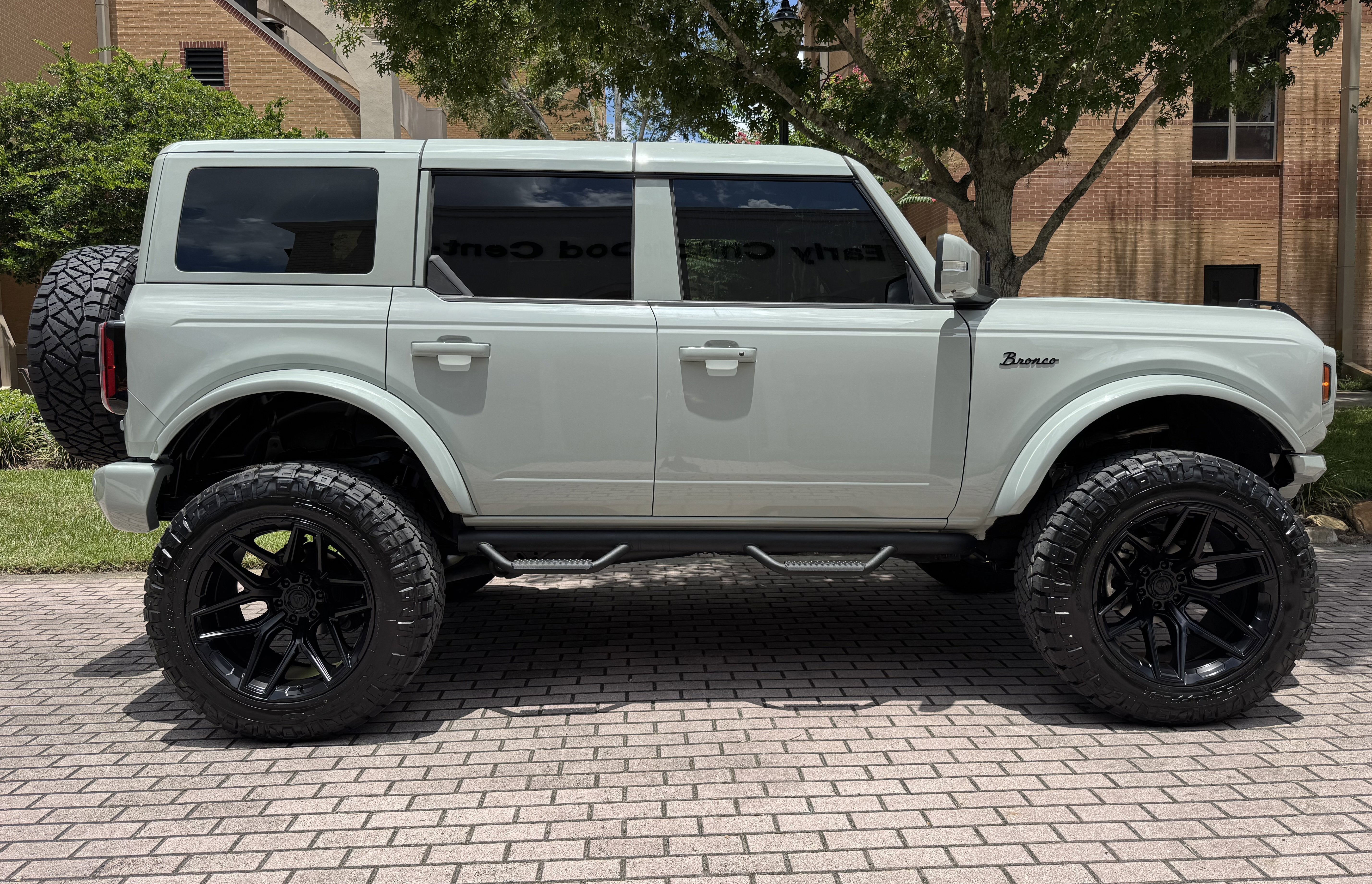 2024 Ford Bronco Outer Banks V6 Luxury Package Hard Top Custom Lifted