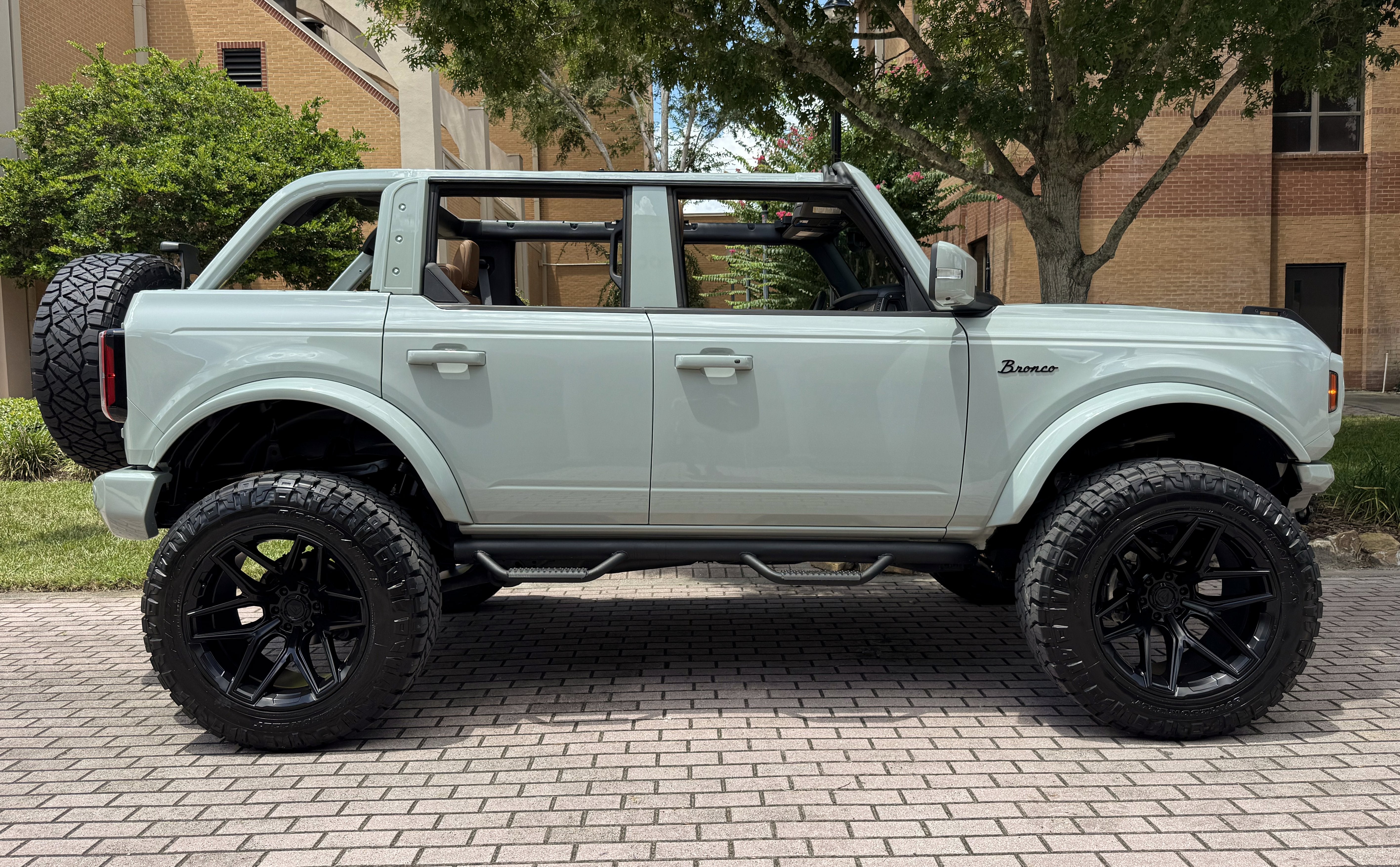 2024 Ford Bronco Outer Banks V6 Luxury Package Hard Top Custom Lifted