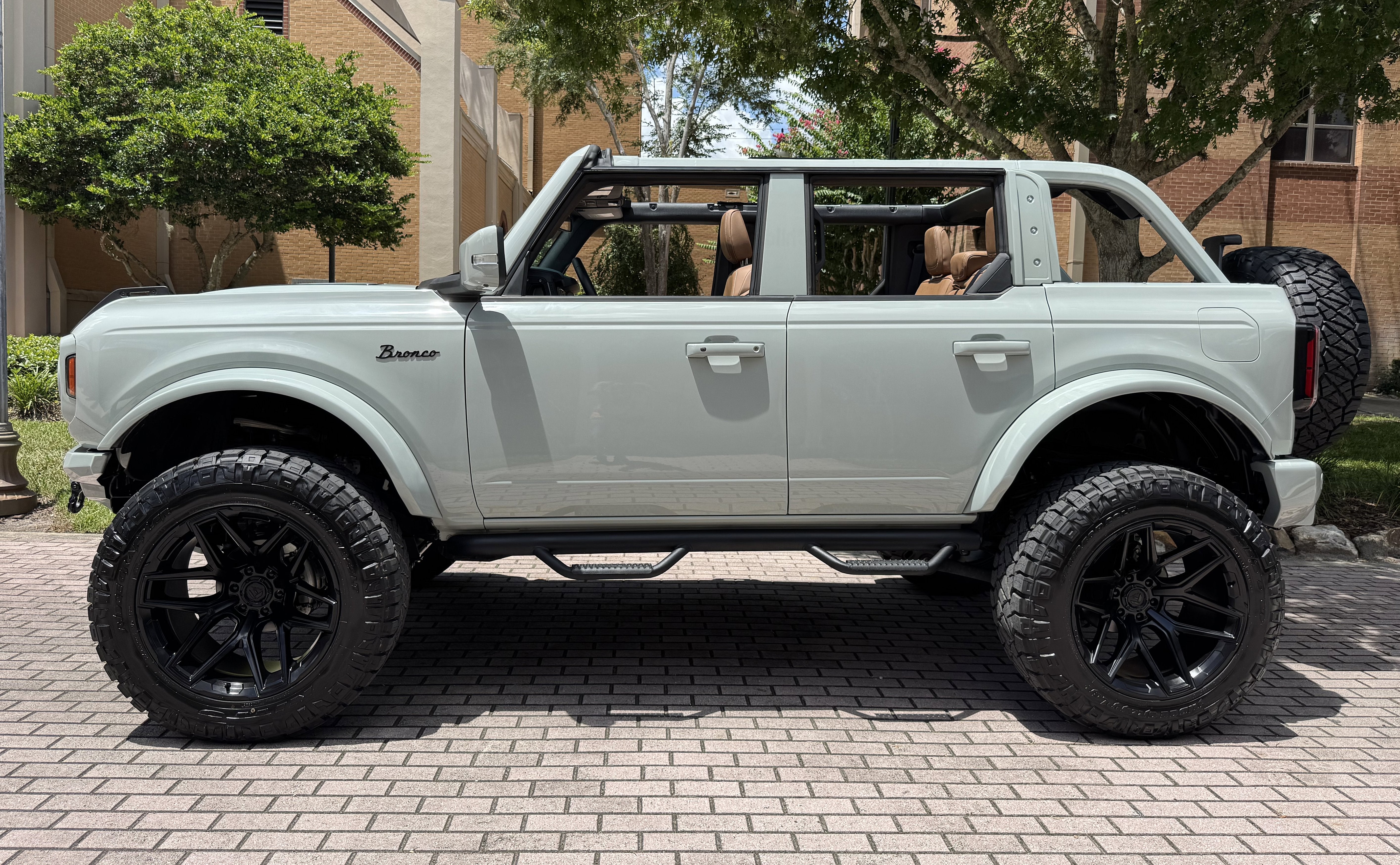 2024 Ford Bronco Outer Banks V6 Luxury Package Hard Top Custom Lifted