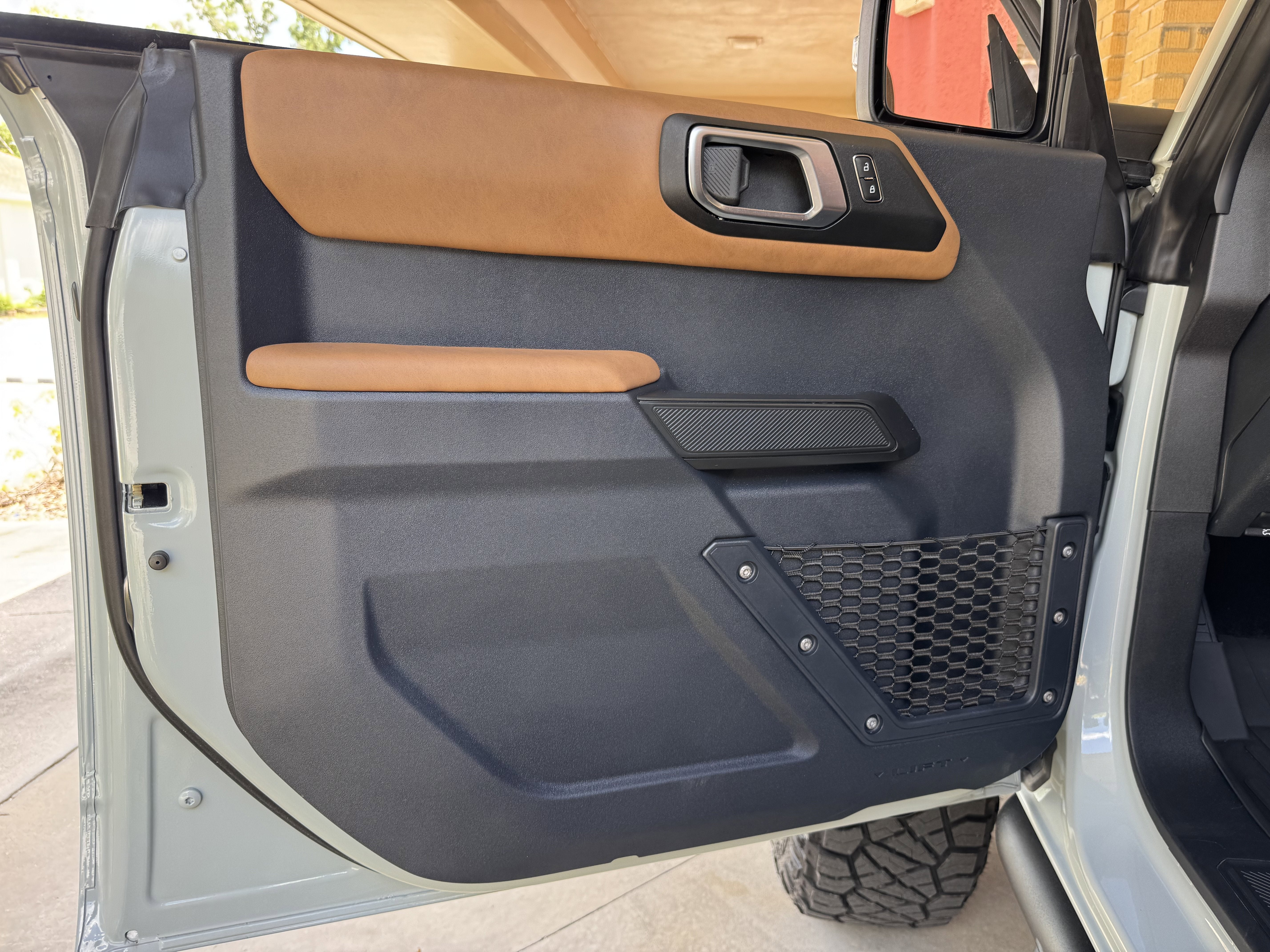 2024 Ford Bronco Outer Banks V6 Luxury Package Hard Top Custom Lifted