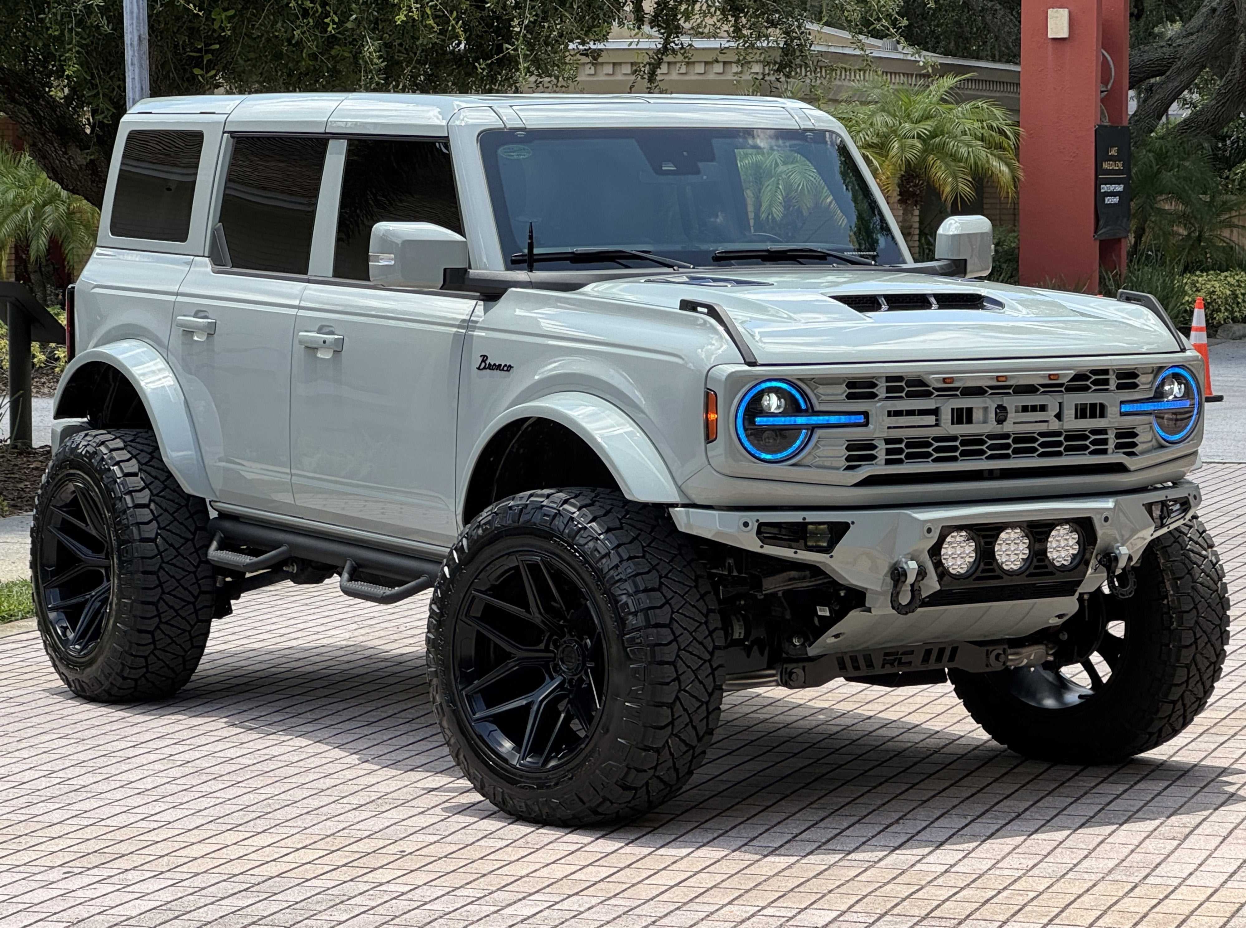 2024 Ford Bronco Outer Banks V6 Luxury Package Hard Top Custom Lifted