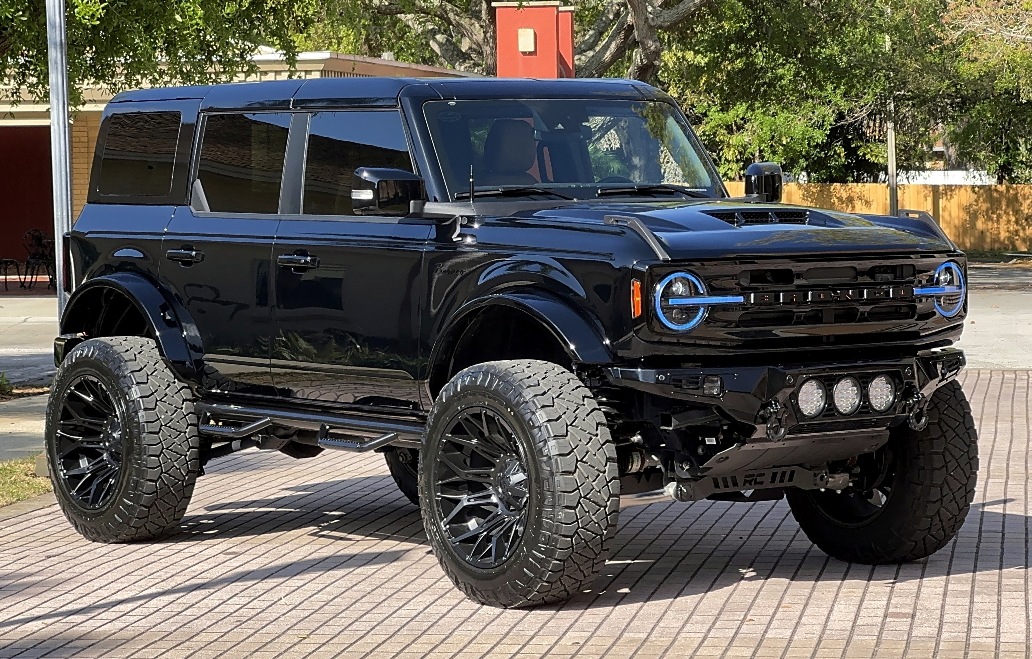 2024 Ford Bronco Outer Banks V6 Luxury Pkg Hard Top Custom Lifted
