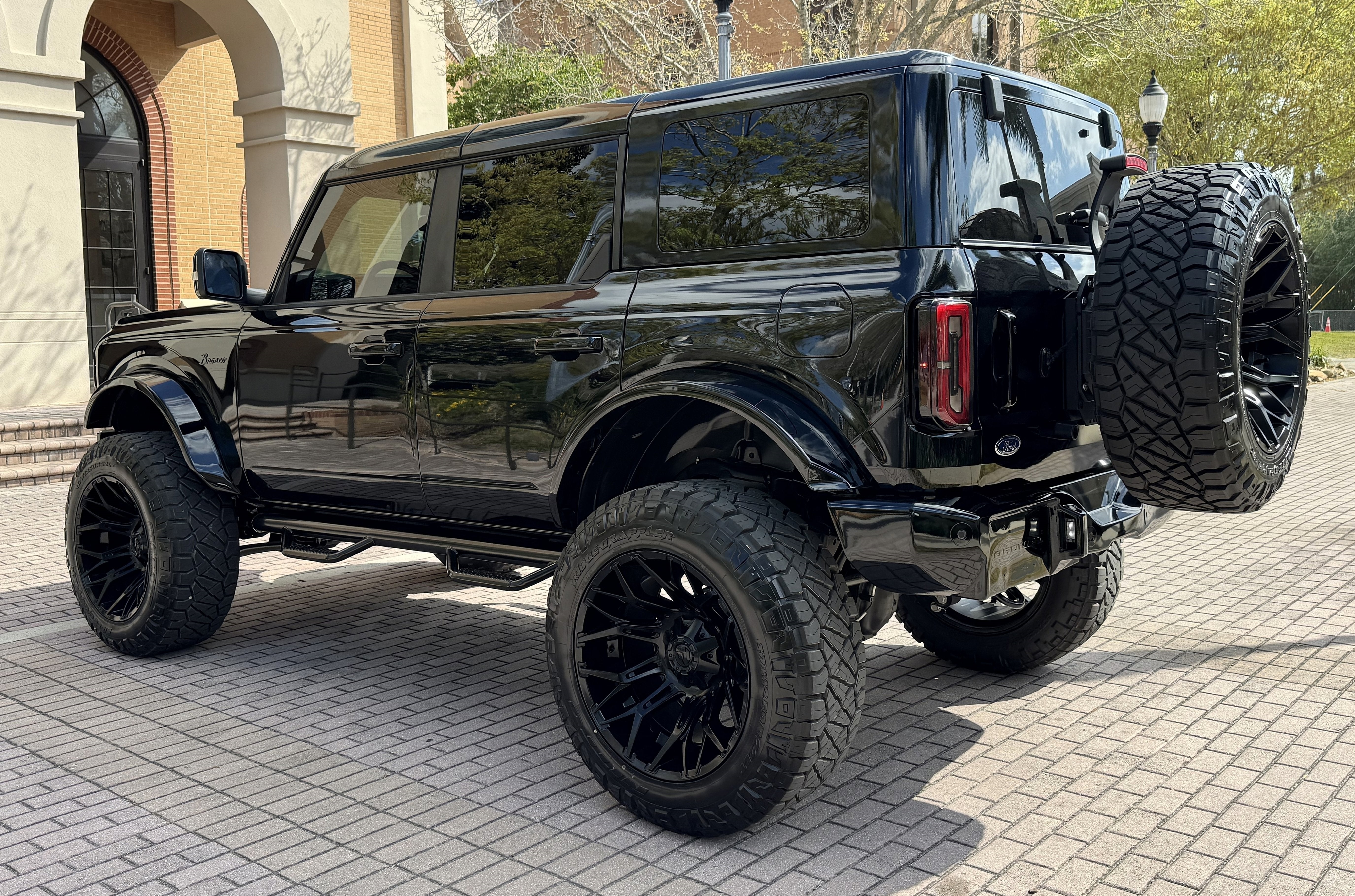 2024 Ford Bronco Outer Banks V6 Luxury Pkg Hard Top Custom Lifted
