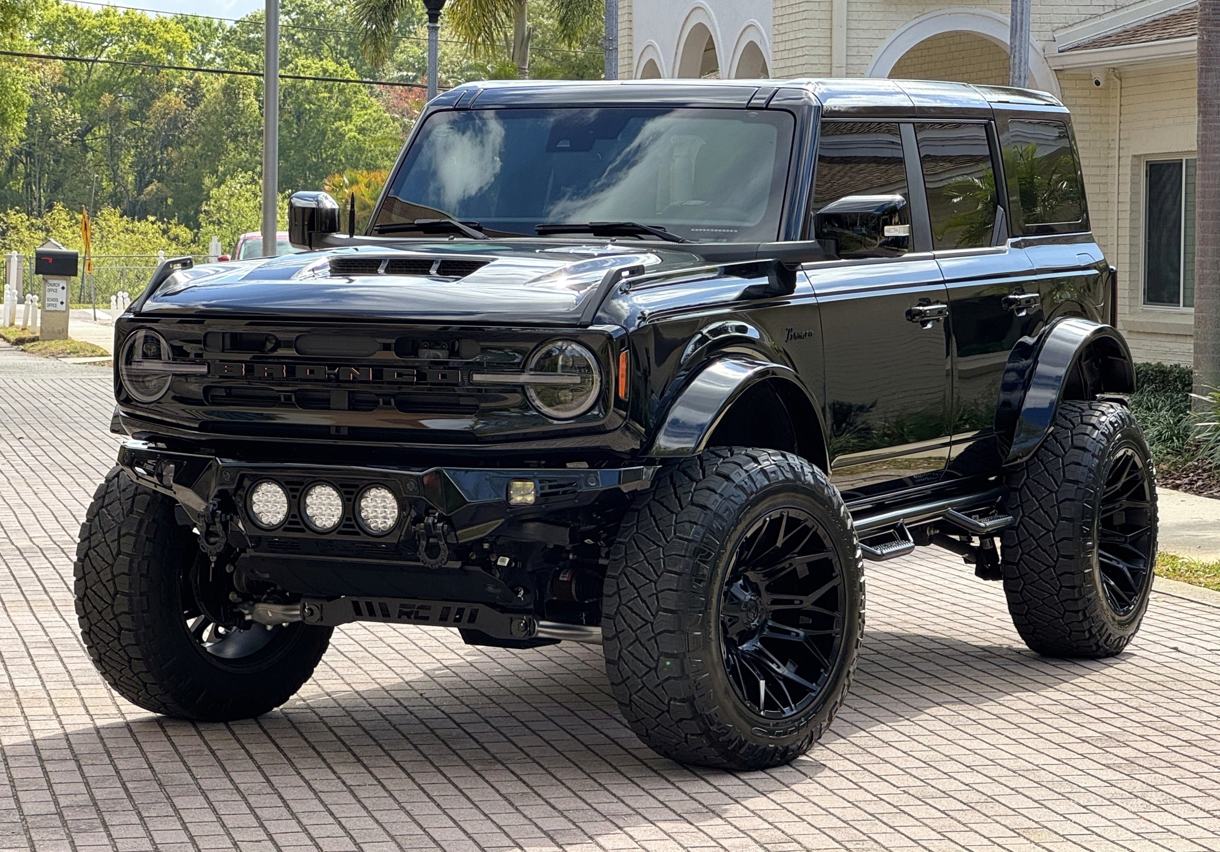 2024 Ford Bronco Outer Banks V6 Luxury Pkg Hard Top Custom Lifted