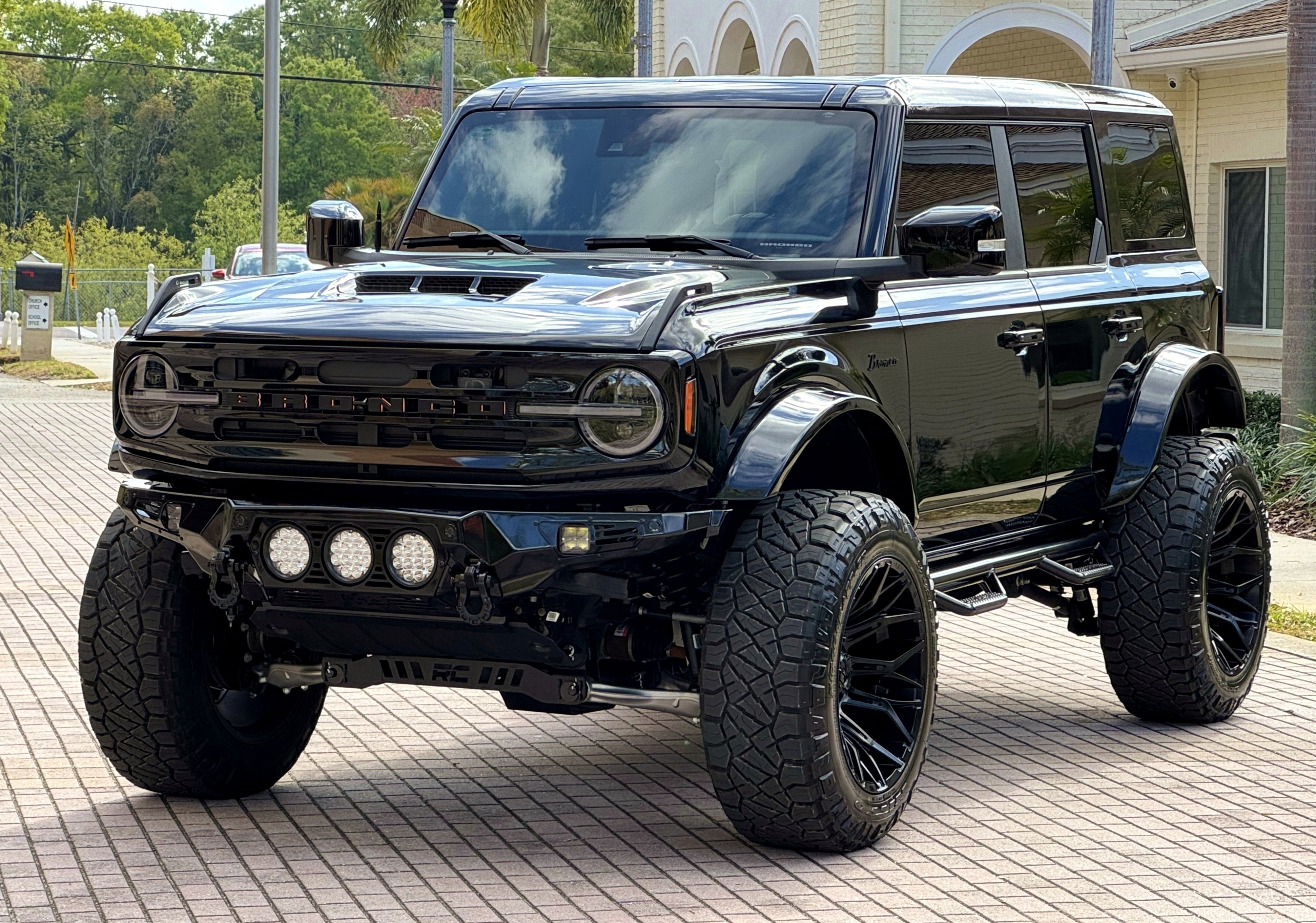 2024 Ford Bronco Outer Banks V6 Luxury Pkg Hard Top Custom Lifted