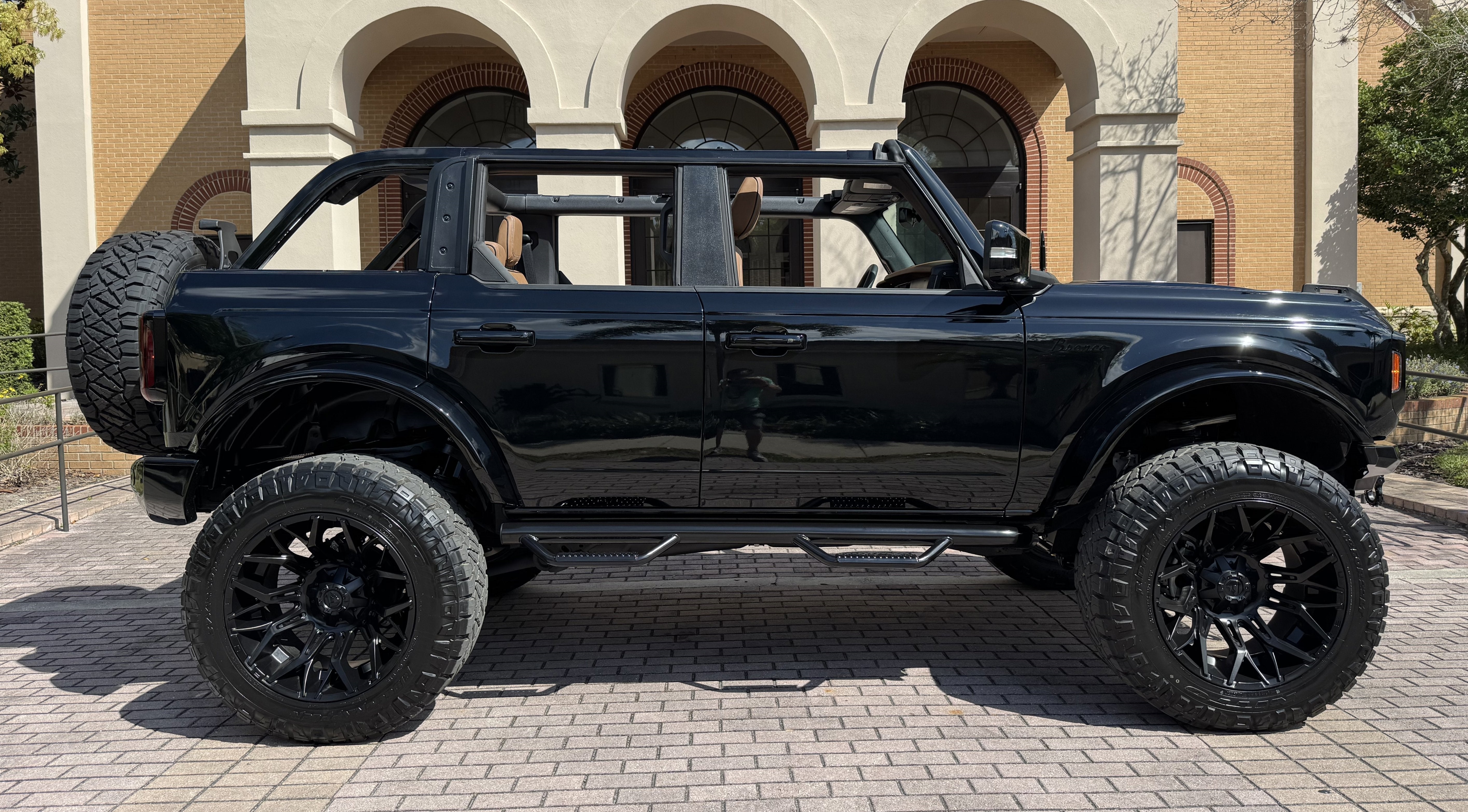 2024 Ford Bronco Outer Banks V6 Luxury Pkg Hard Top Custom Lifted