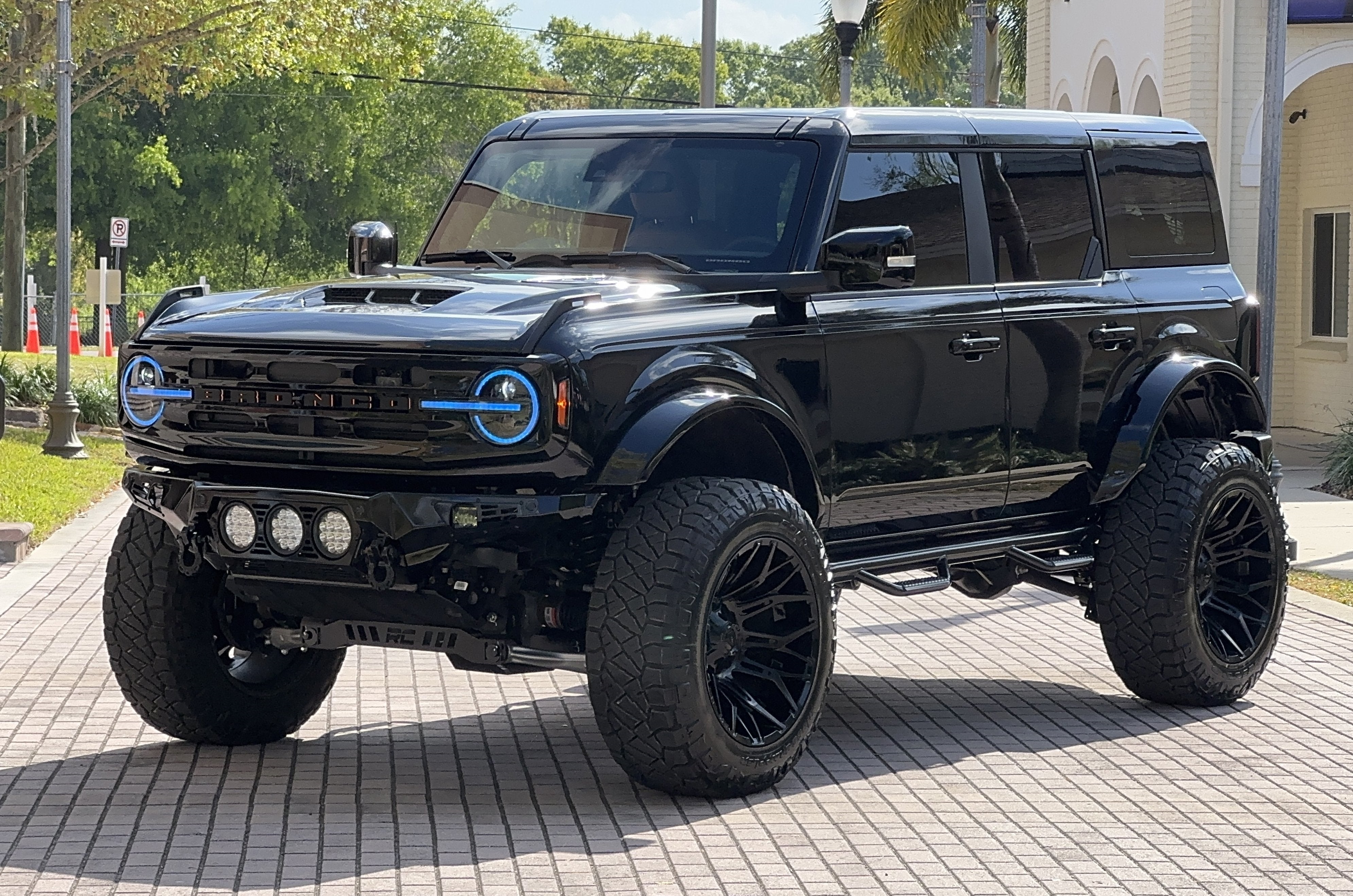 2024 Ford Bronco Outer Banks V6 Luxury Pkg Hard Top Custom Lifted