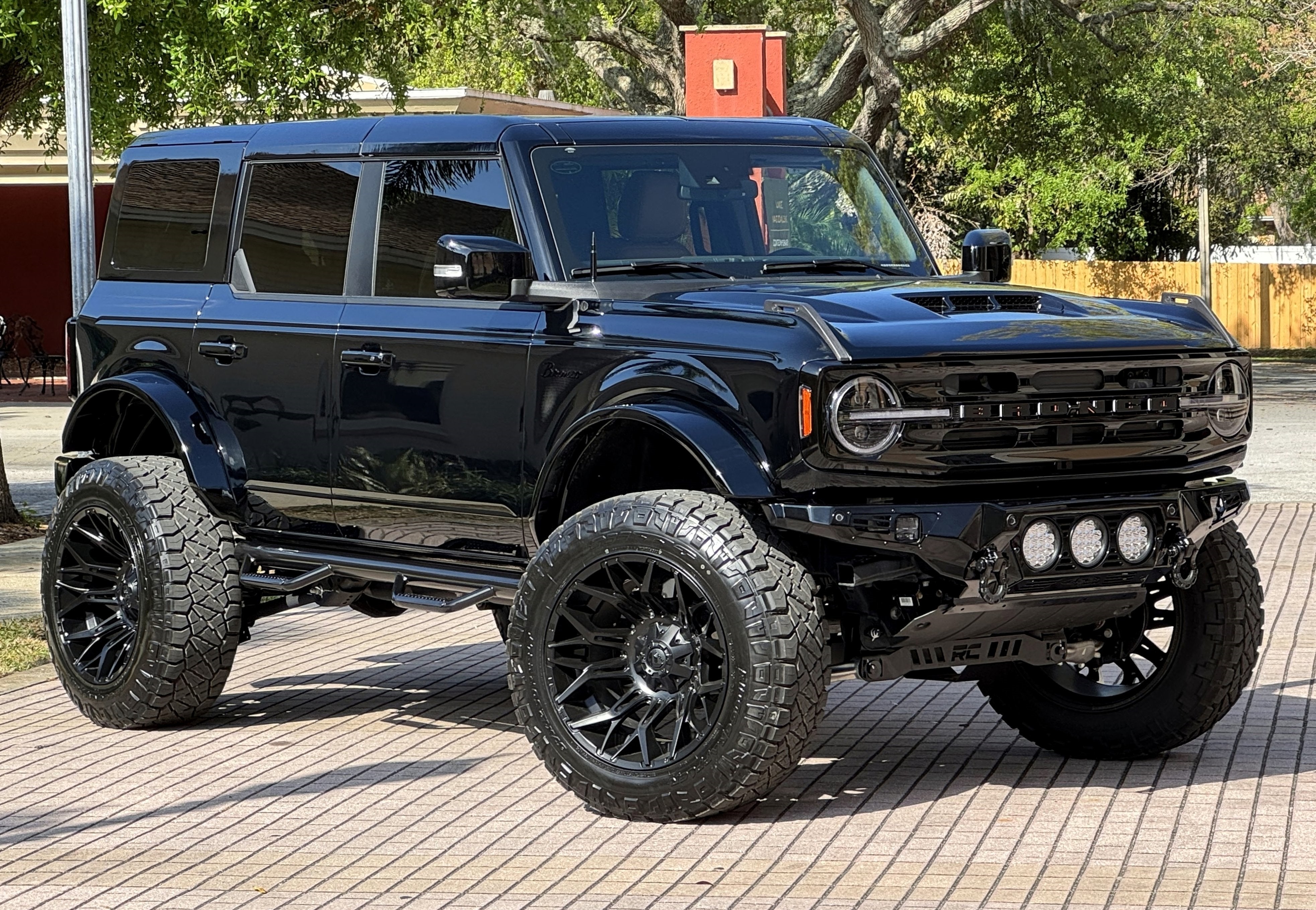 2024 Ford Bronco Outer Banks V6 Luxury Pkg Hard Top Custom Lifted