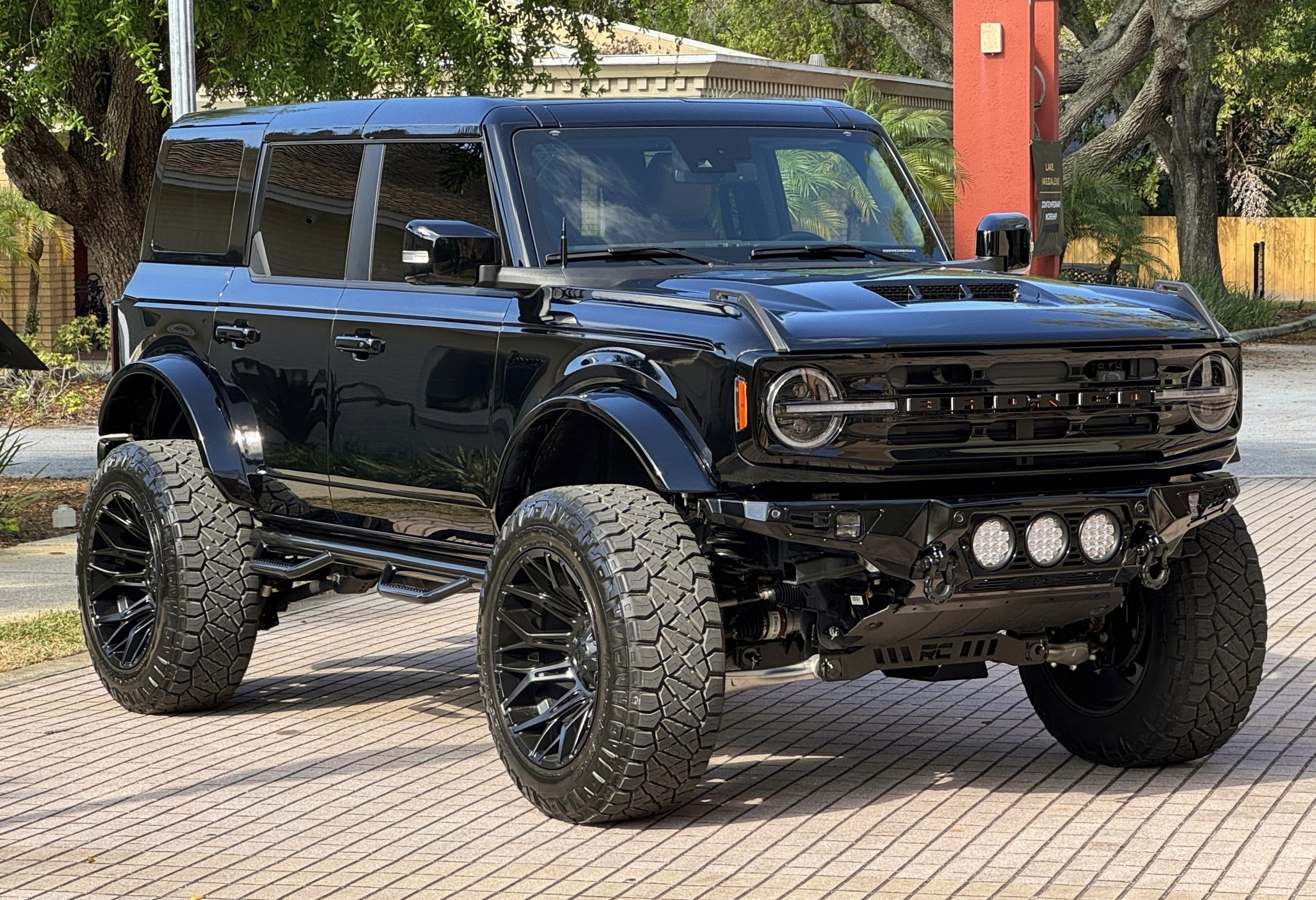 2024 Ford Bronco Outer Banks V6 Luxury Pkg Hard Top Custom Lifted