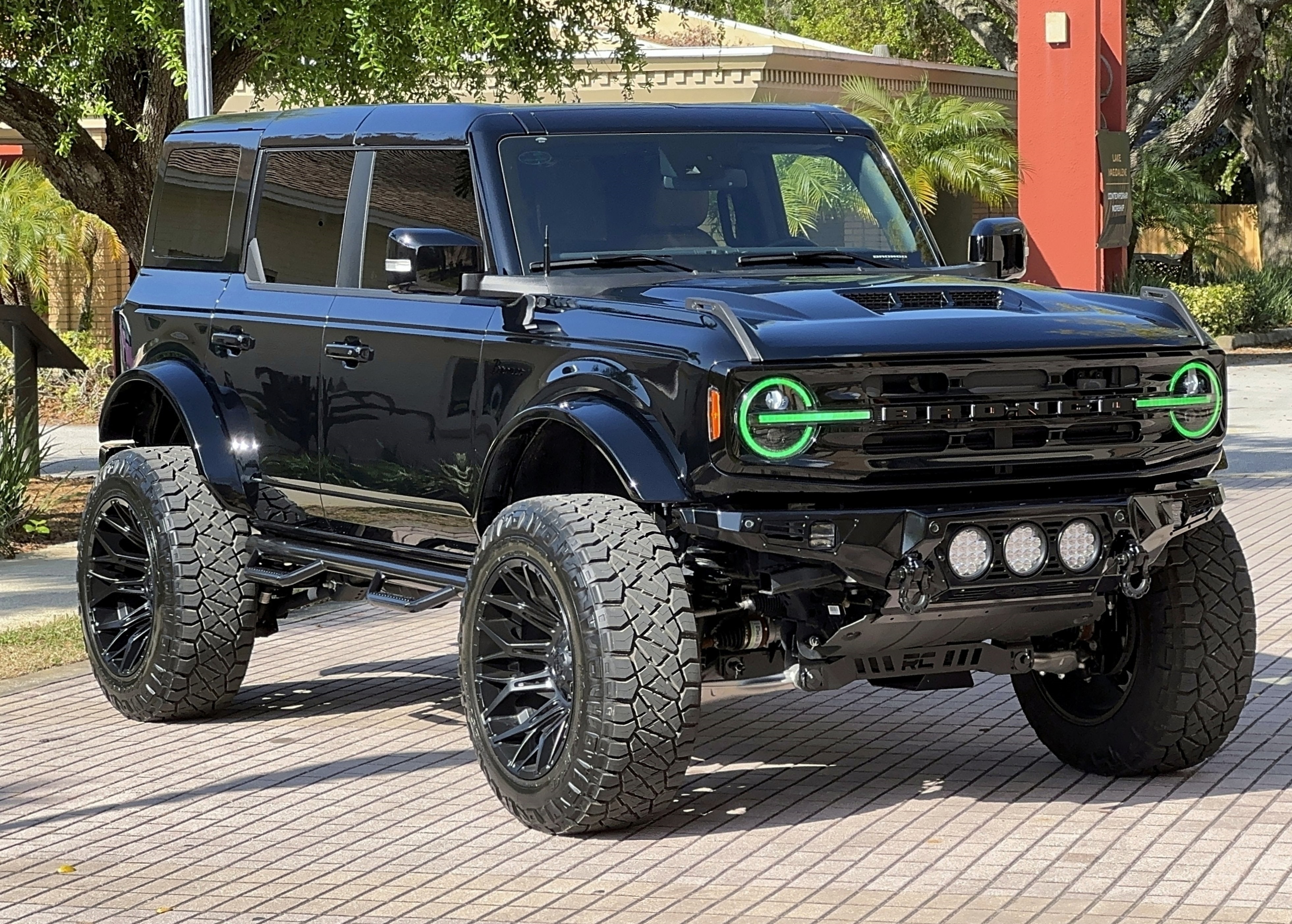 2024 Ford Bronco Outer Banks V6 Luxury Pkg Hard Top Custom Lifted