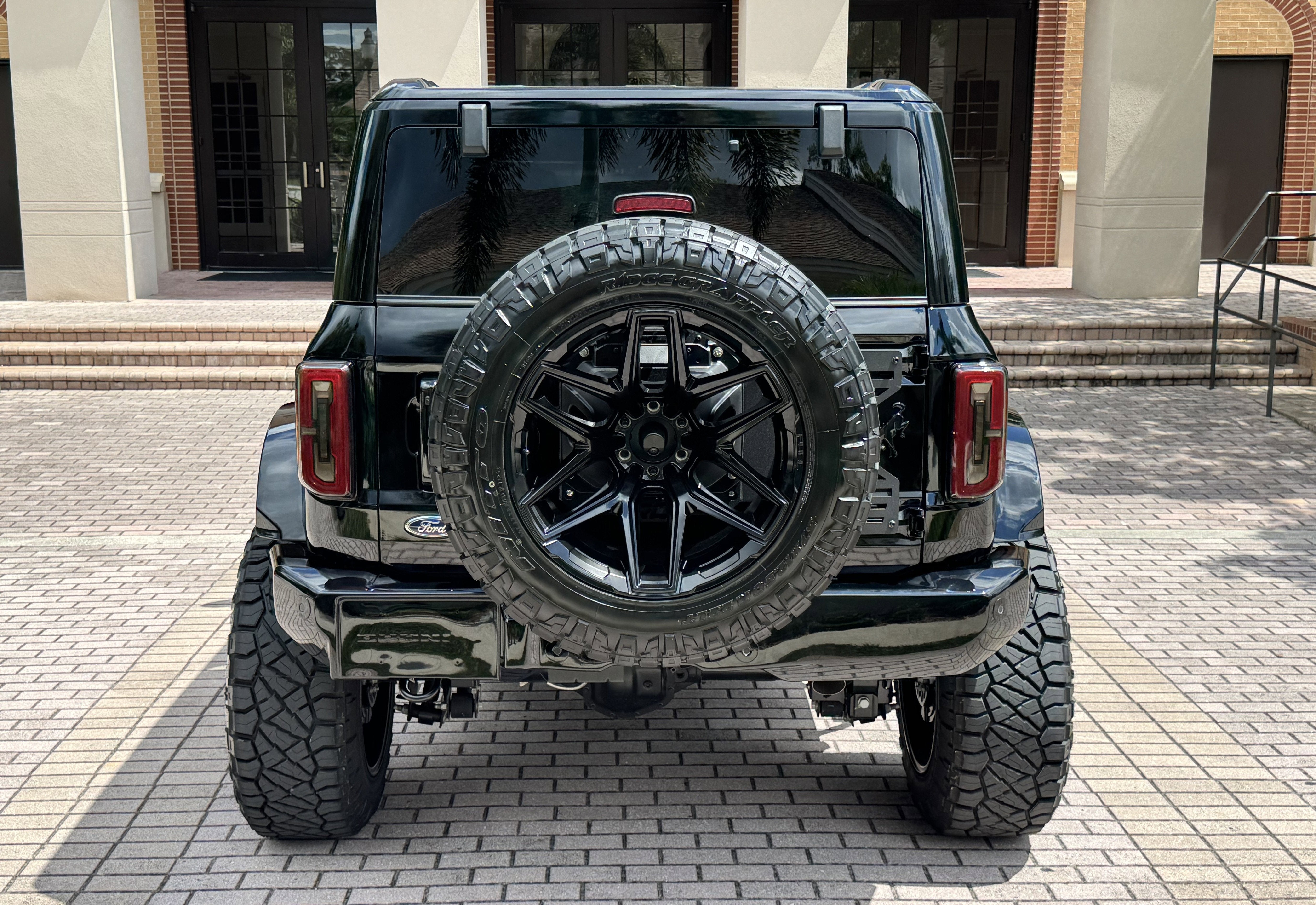 2025 Ford Bronco V6 Outer Banks Luxury Package Custom Lifted