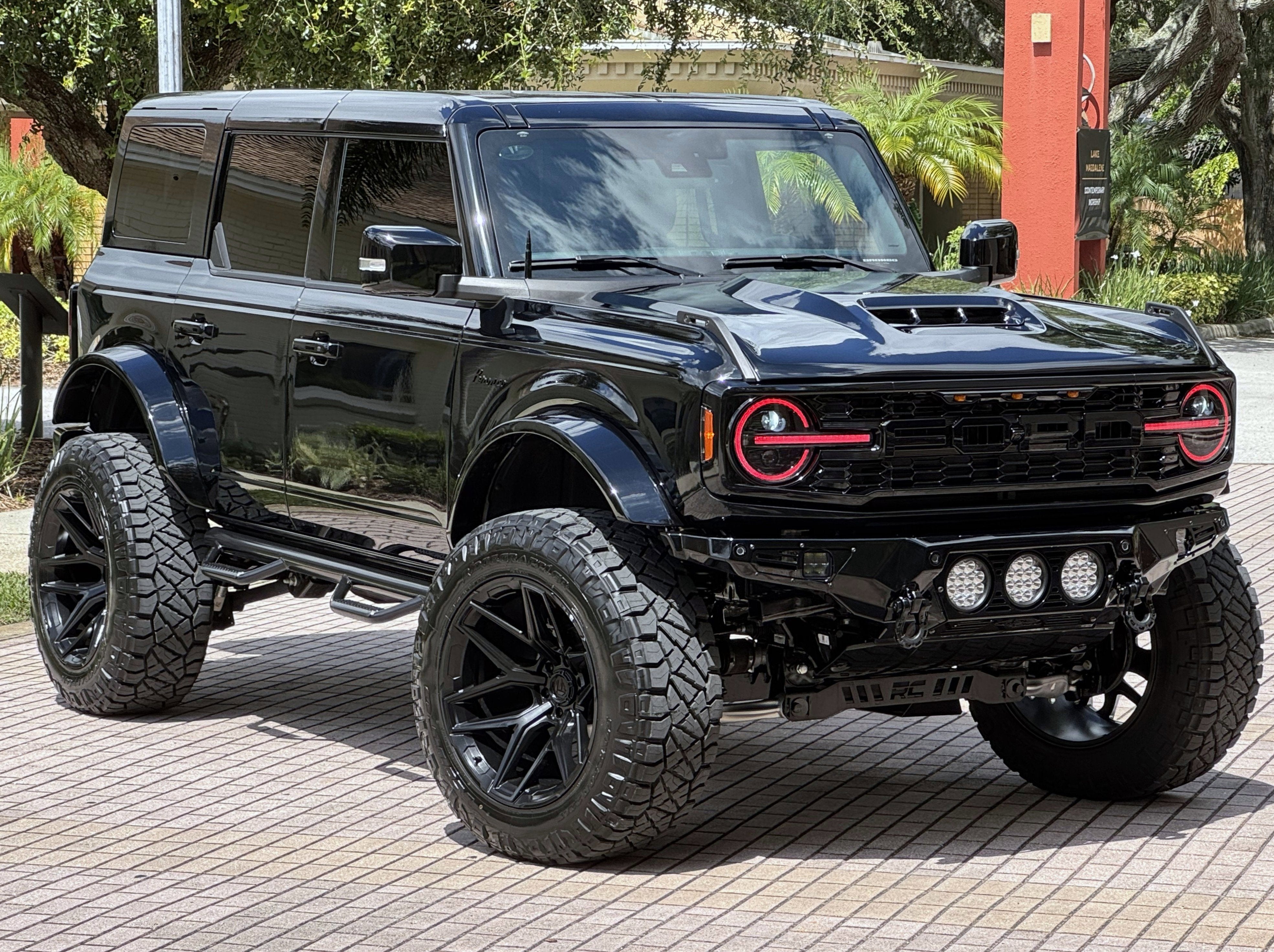 2025 Ford Bronco V6 Outer Banks Luxury Package Custom Lifted