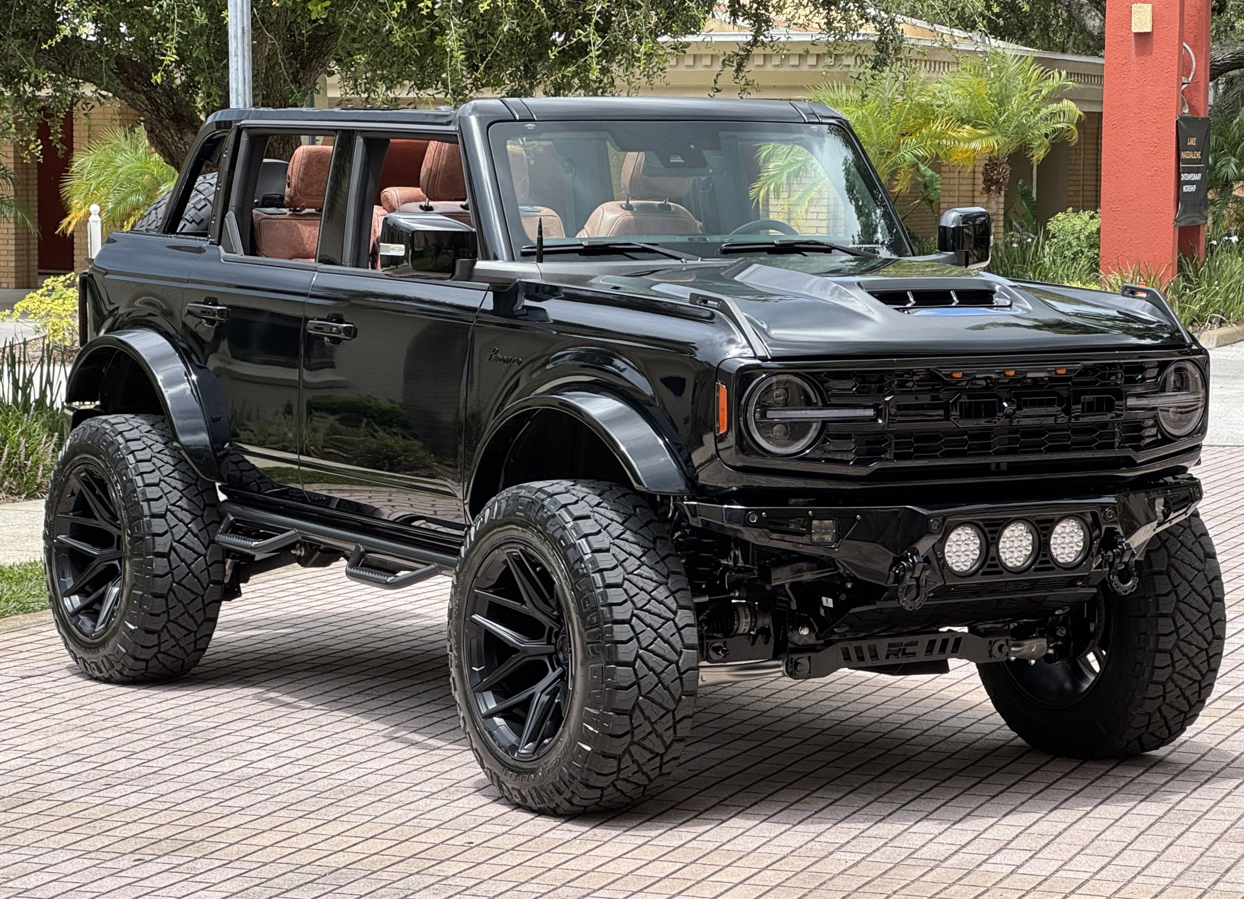 2025 Ford Bronco V6 Outer Banks Luxury Package Custom Lifted