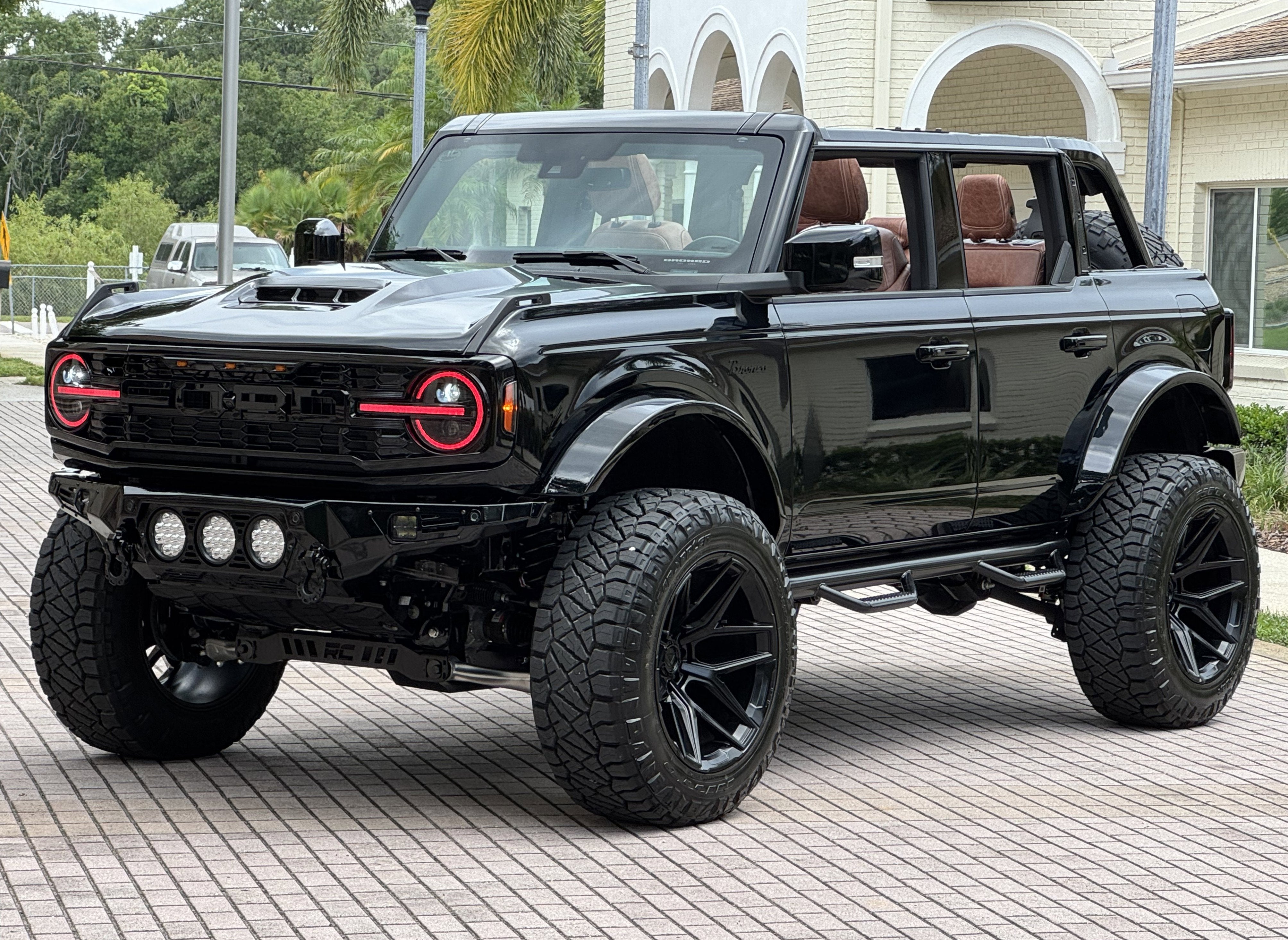 2025 Ford Bronco V6 Outer Banks Luxury Package Custom Lifted