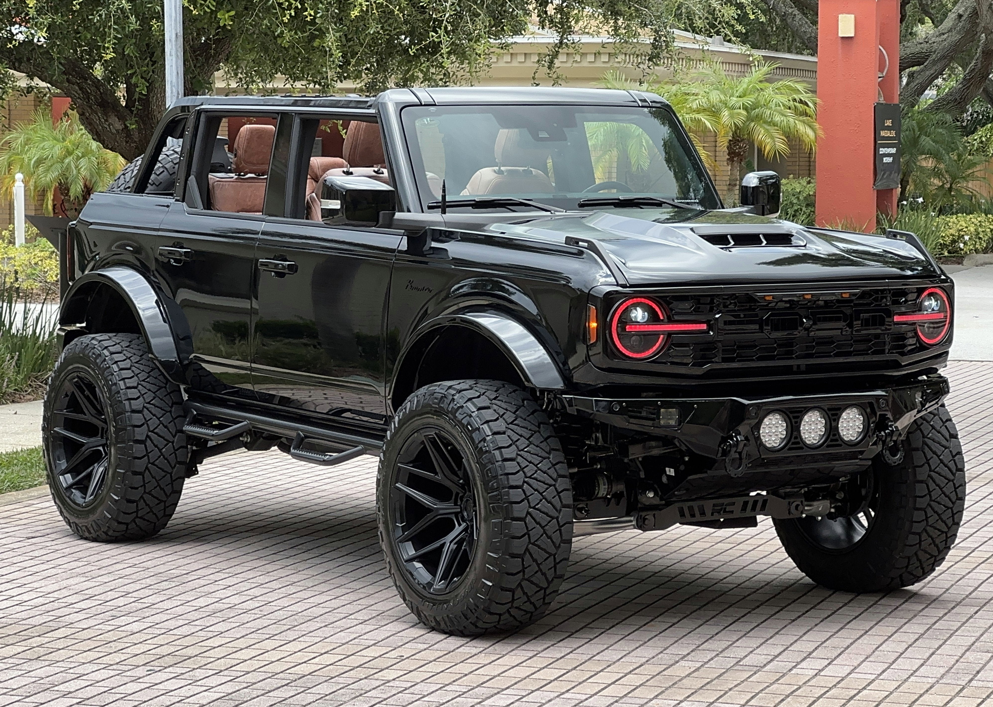 2025 Ford Bronco V6 Outer Banks Luxury Package Custom Lifted