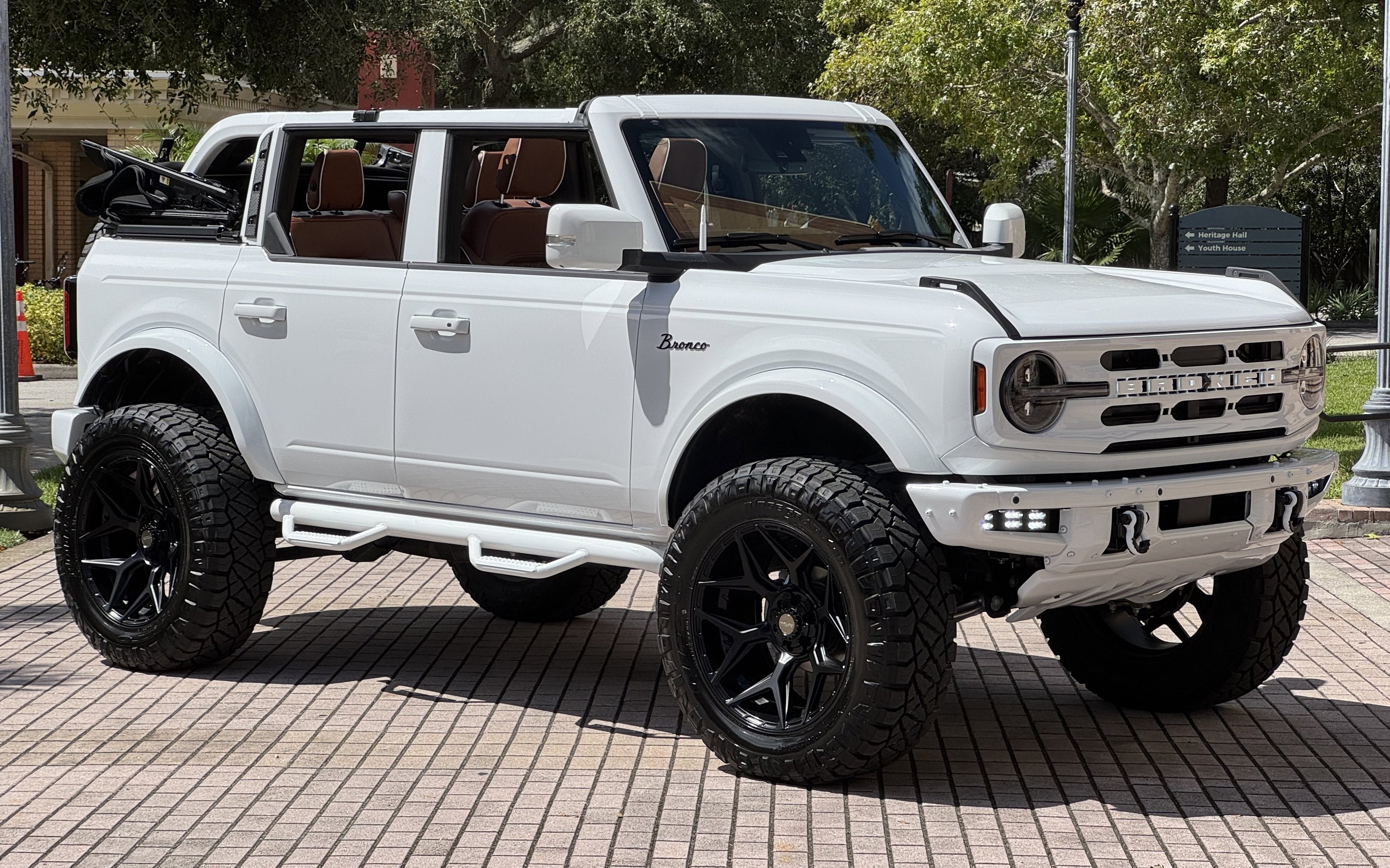 2024 Ford Bronco Outer Banks V6 BESTOP POWER TOP Luxury Package Custom Lifted